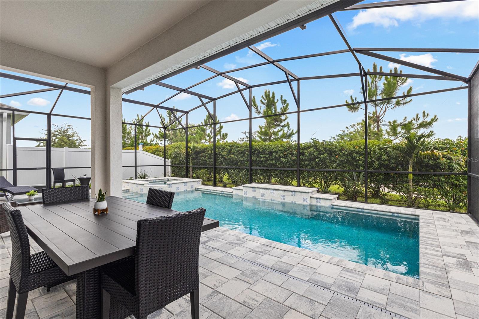 Image 5 of 51 For 14955 Lebeau Loop