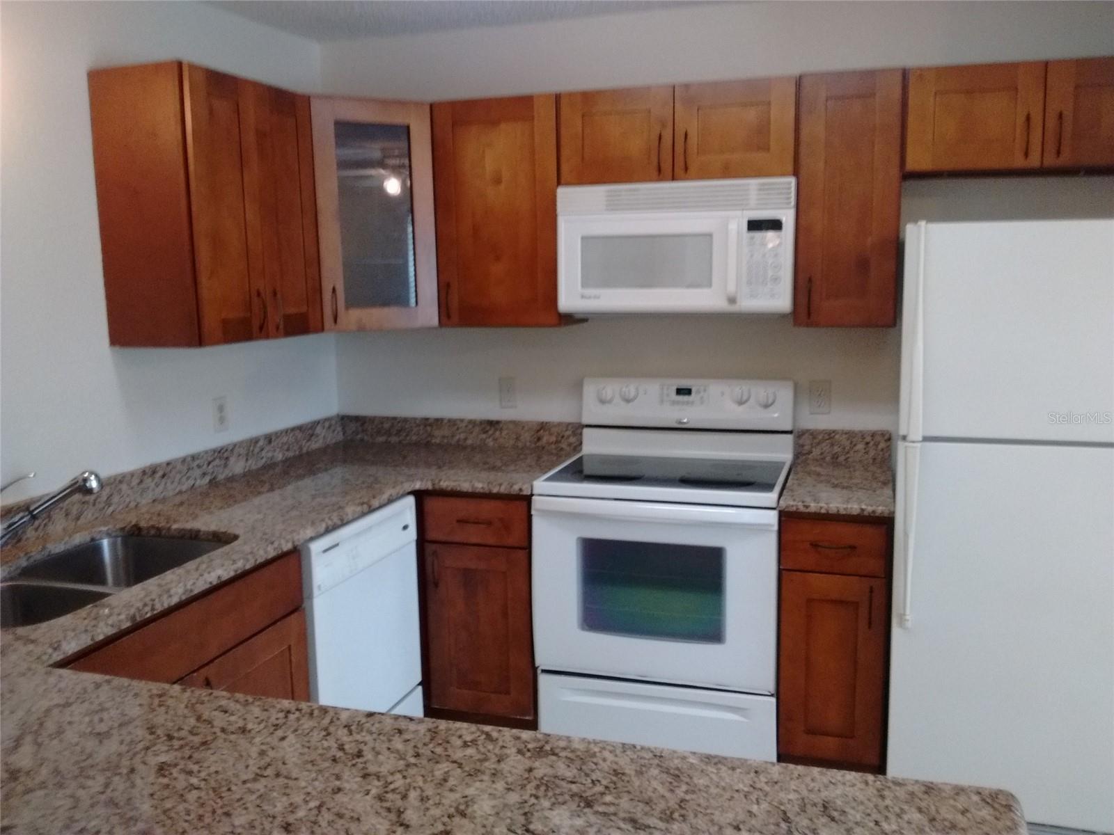 Image 3 of 15 For 457 Hemlock Street