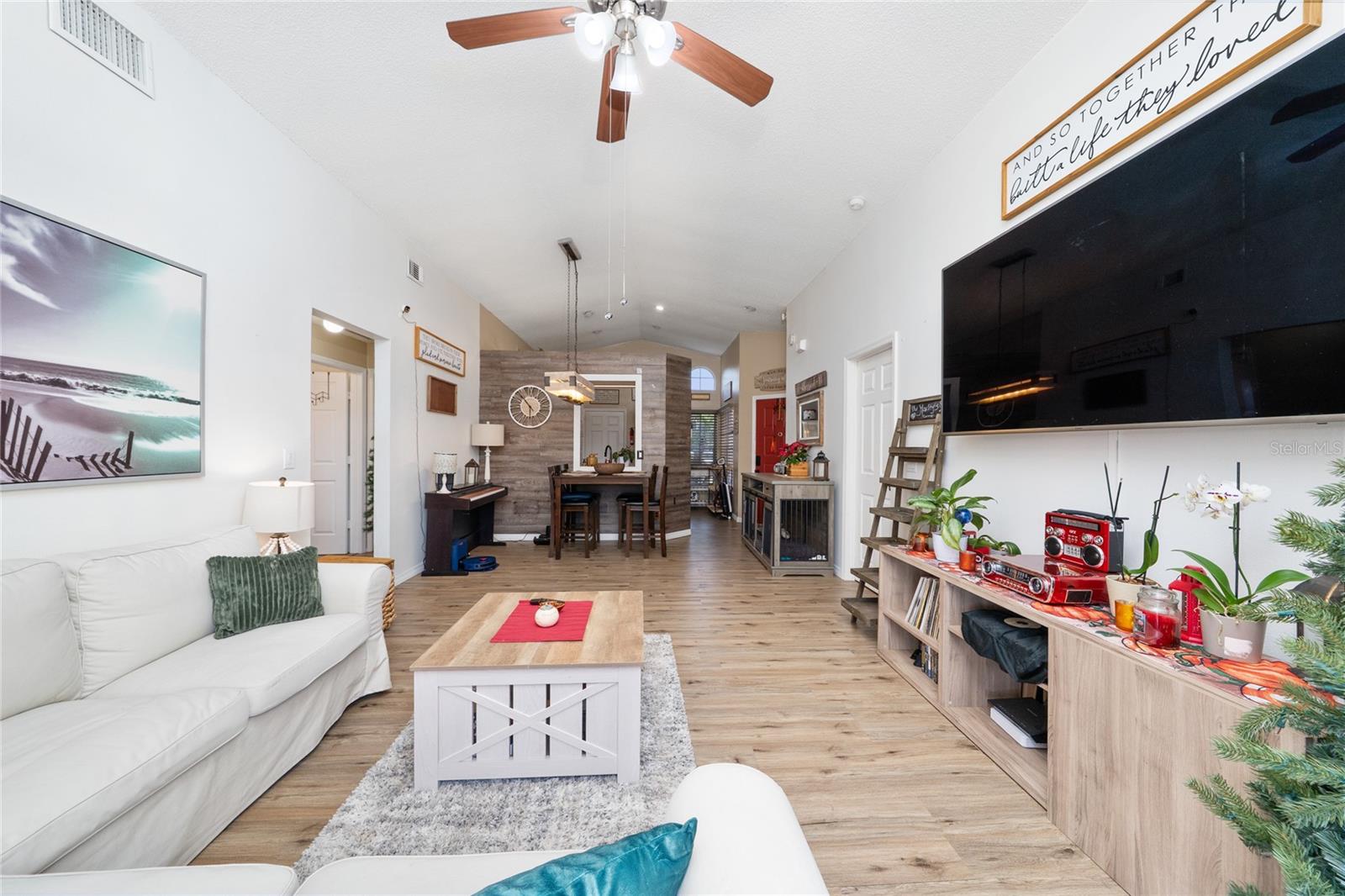 Image 15 of 34 For 1611 Bridgeview Circle