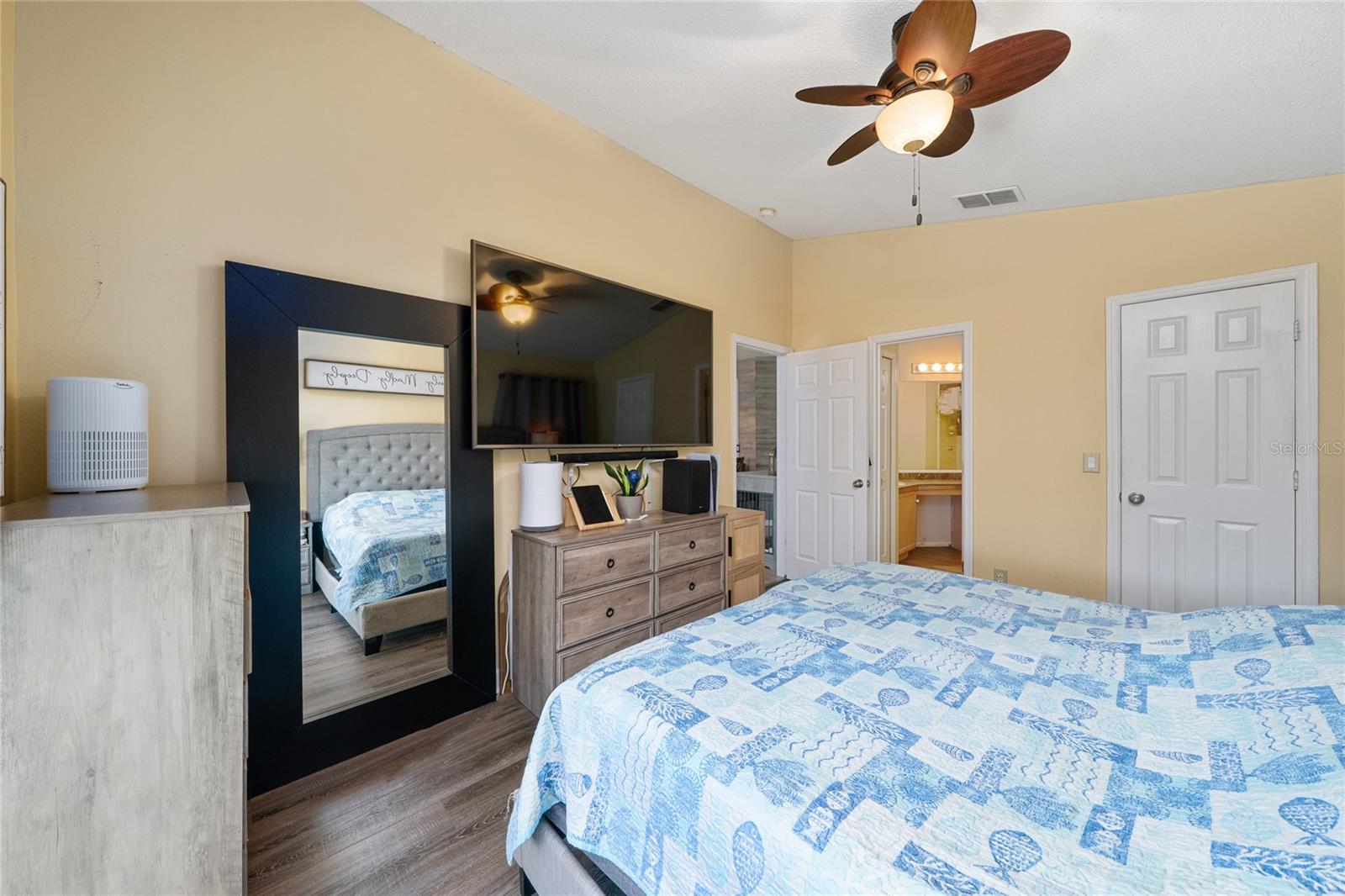 Image 22 of 34 For 1611 Bridgeview Circle