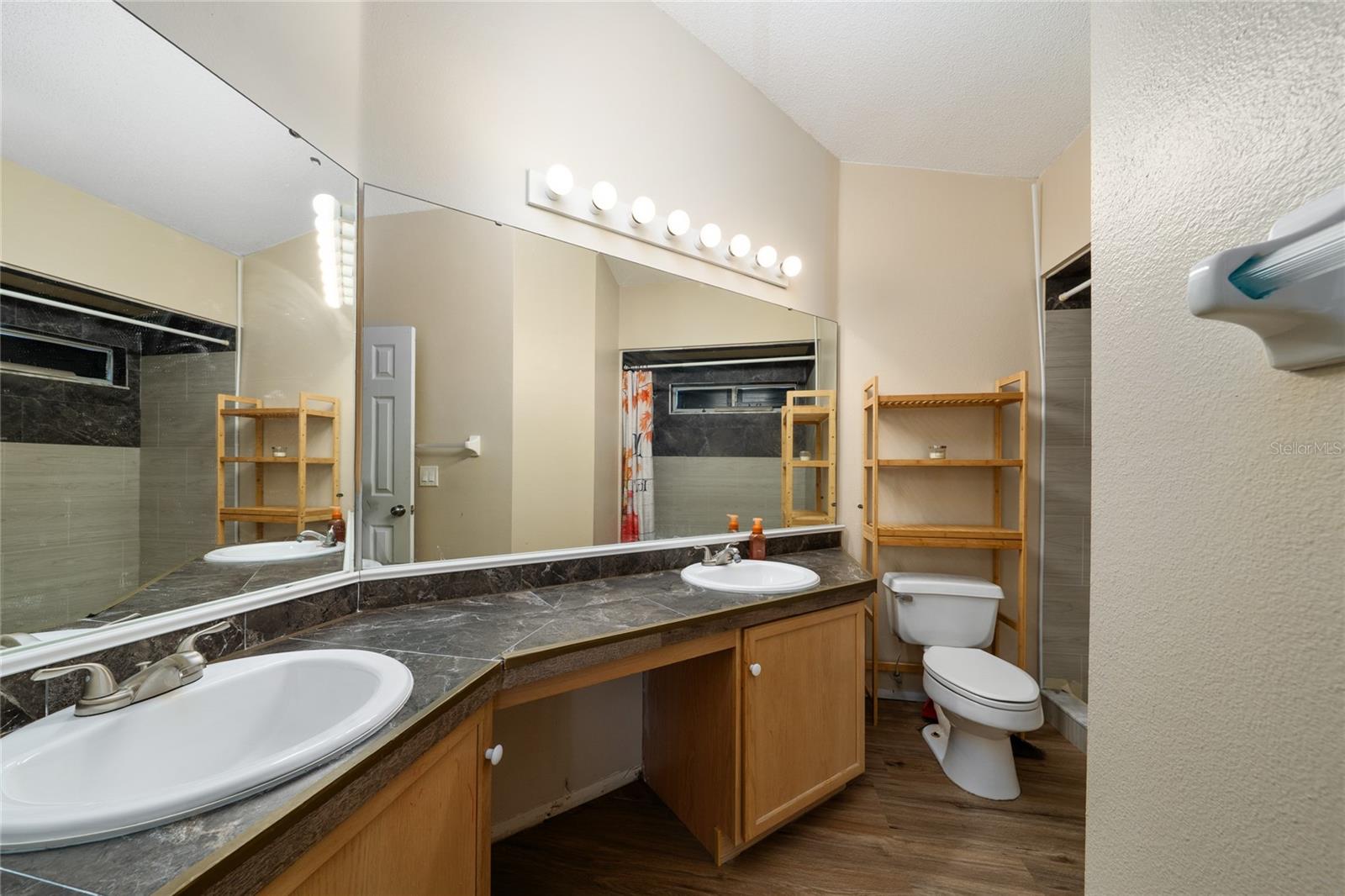 Image 23 of 34 For 1611 Bridgeview Circle