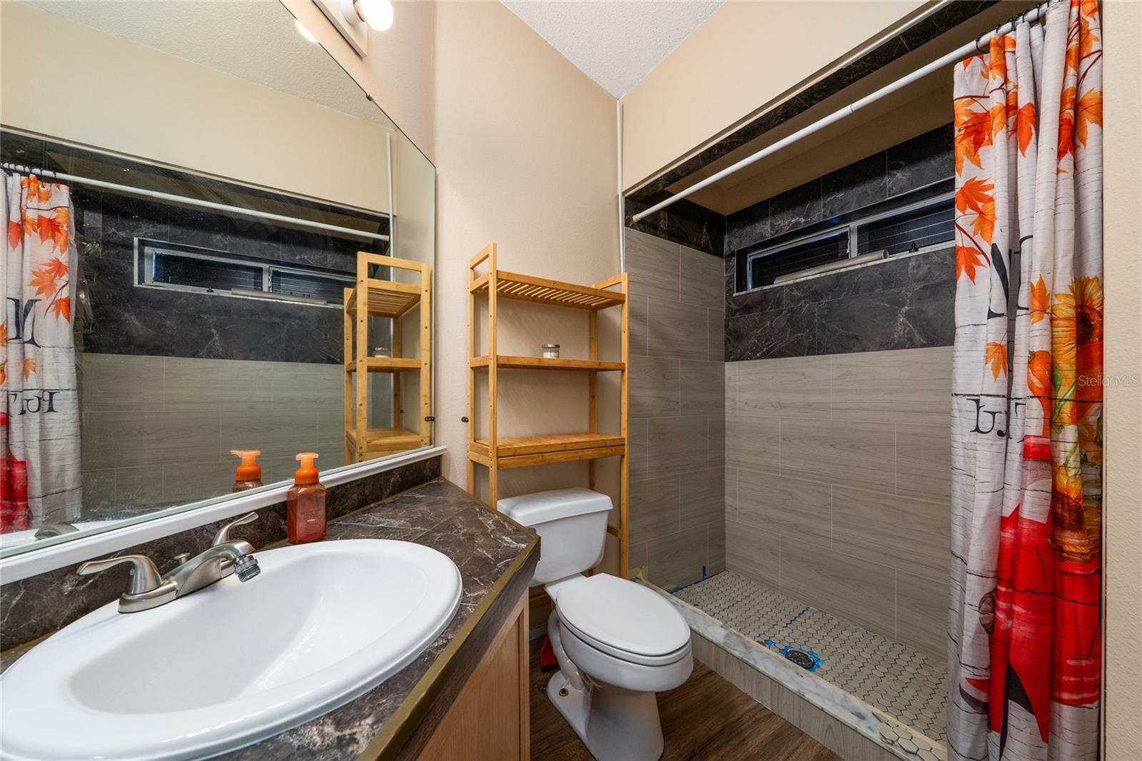 Image 24 of 34 For 1611 Bridgeview Circle