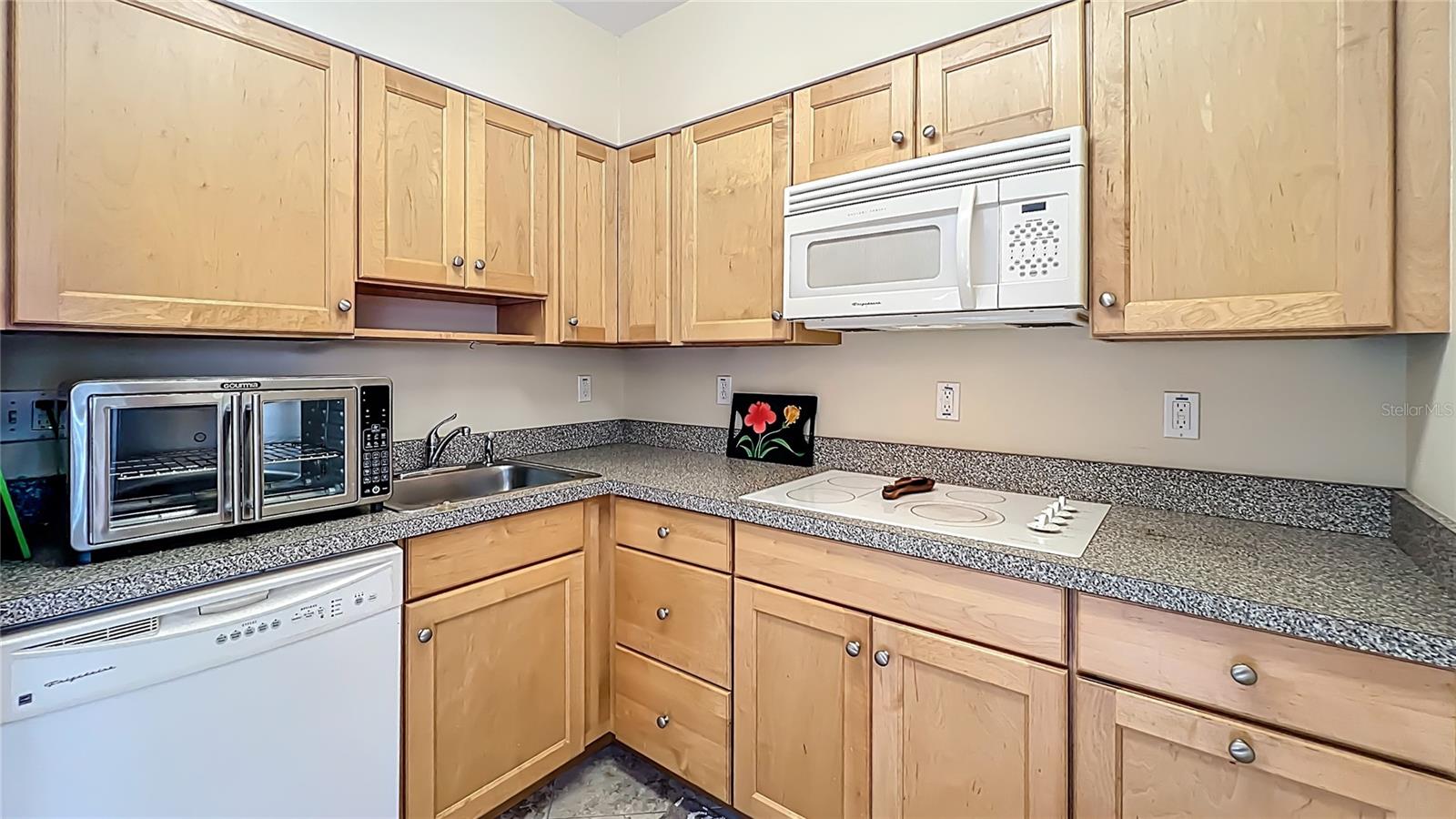 Image 11 of 36 For 311 Morse Boulevard 6-3