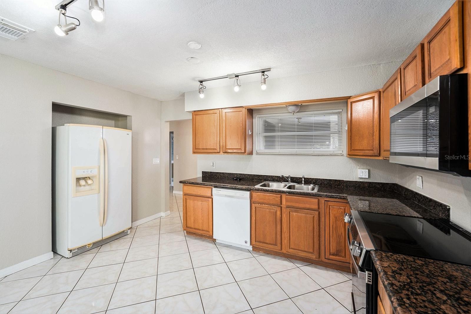 Image 10 of 25 For 4260 Narvarez Way S