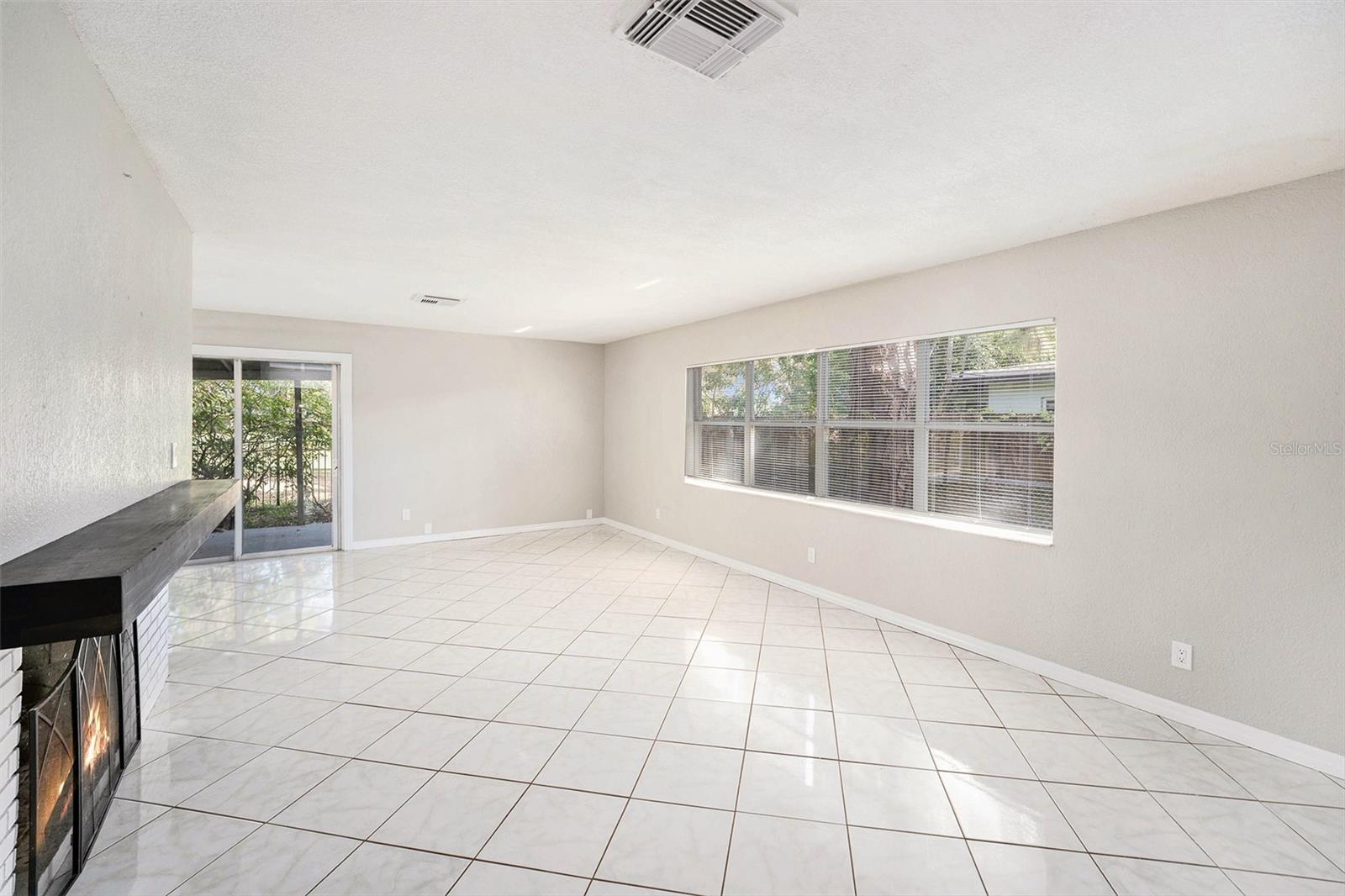 Image 13 of 25 For 4260 Narvarez Way S