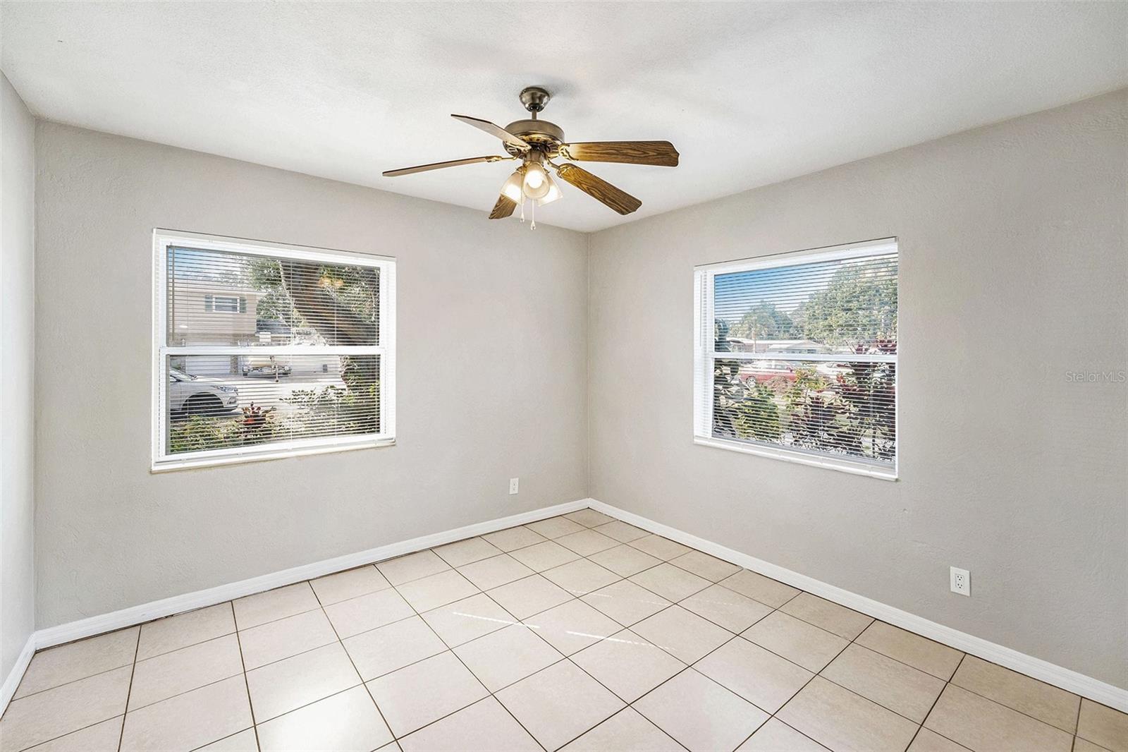 Image 16 of 25 For 4260 Narvarez Way S