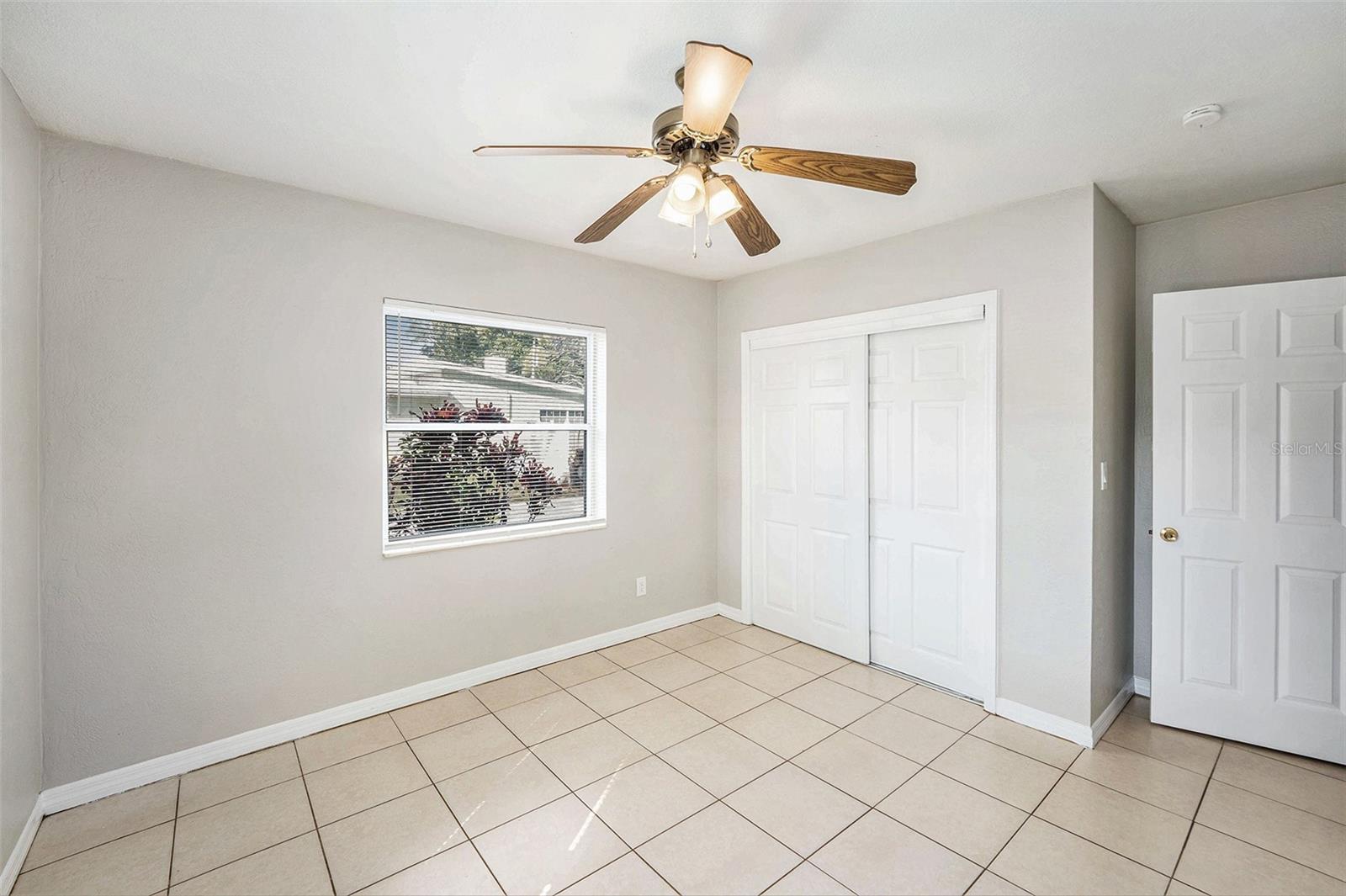 Image 17 of 25 For 4260 Narvarez Way S