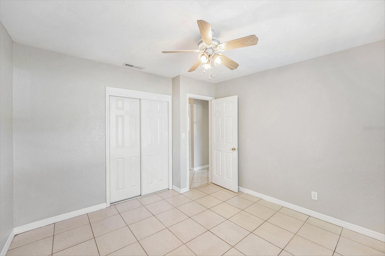 Image 19 of 25 For 4260 Narvarez Way S