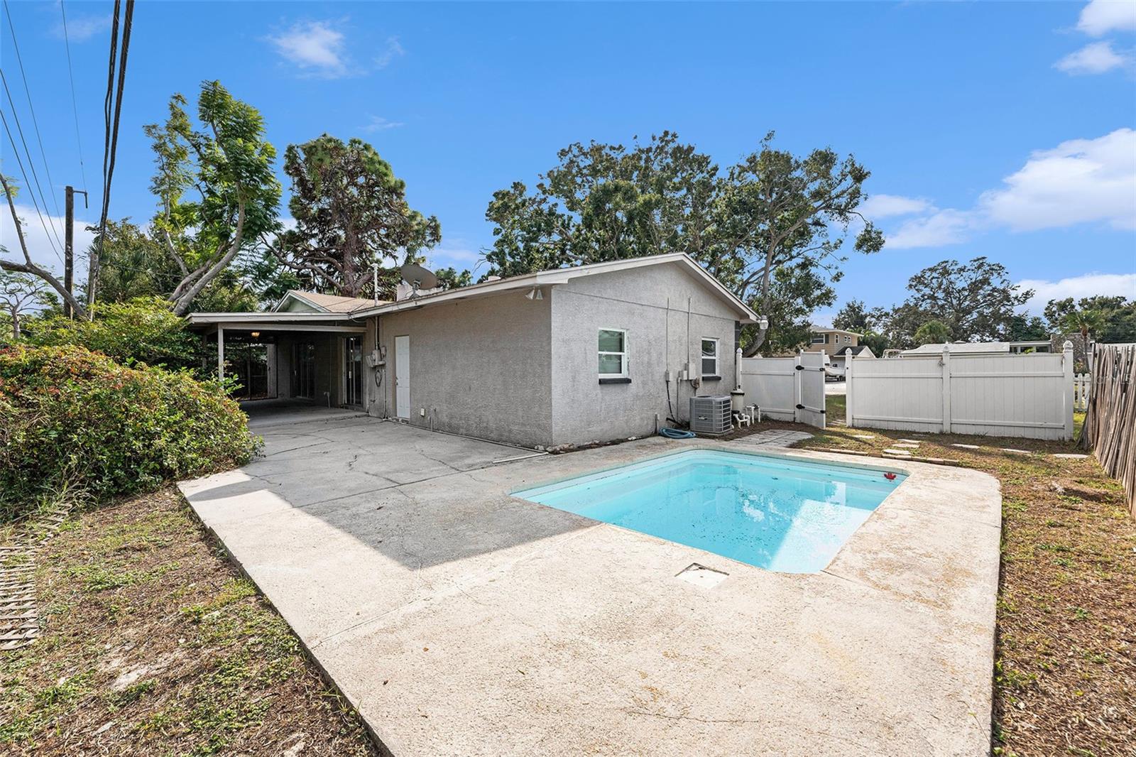 Image 24 of 25 For 4260 Narvarez Way S