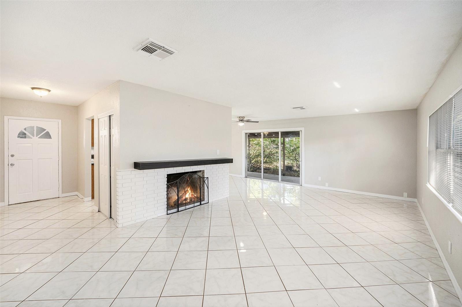 Image 4 of 25 For 4260 Narvarez Way S