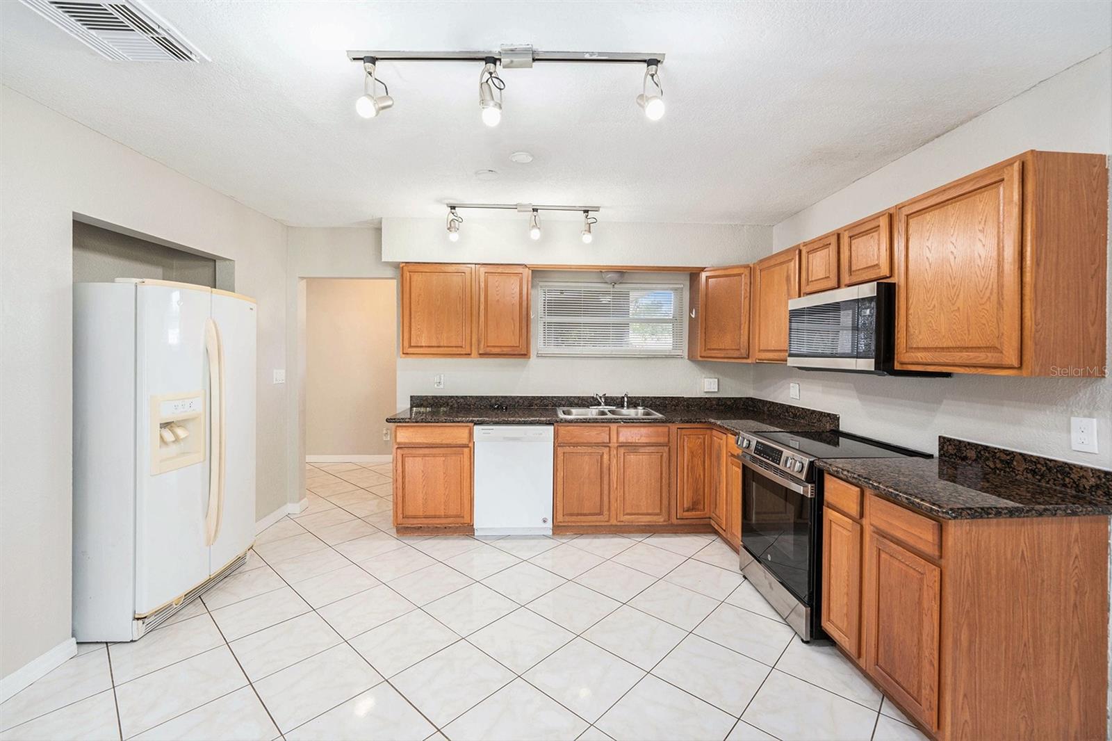 Image 9 of 25 For 4260 Narvarez Way S