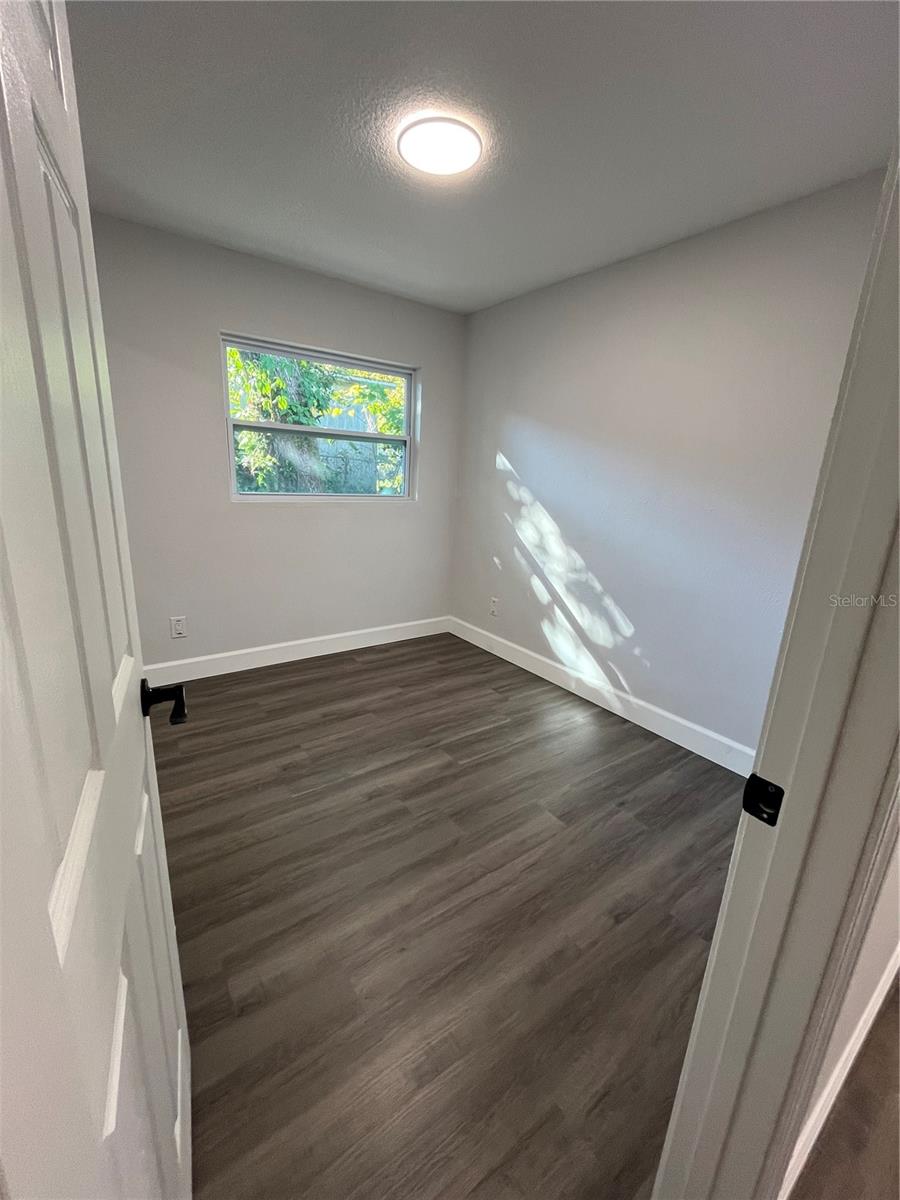 Image 10 of 19 For 1208 Helen Street