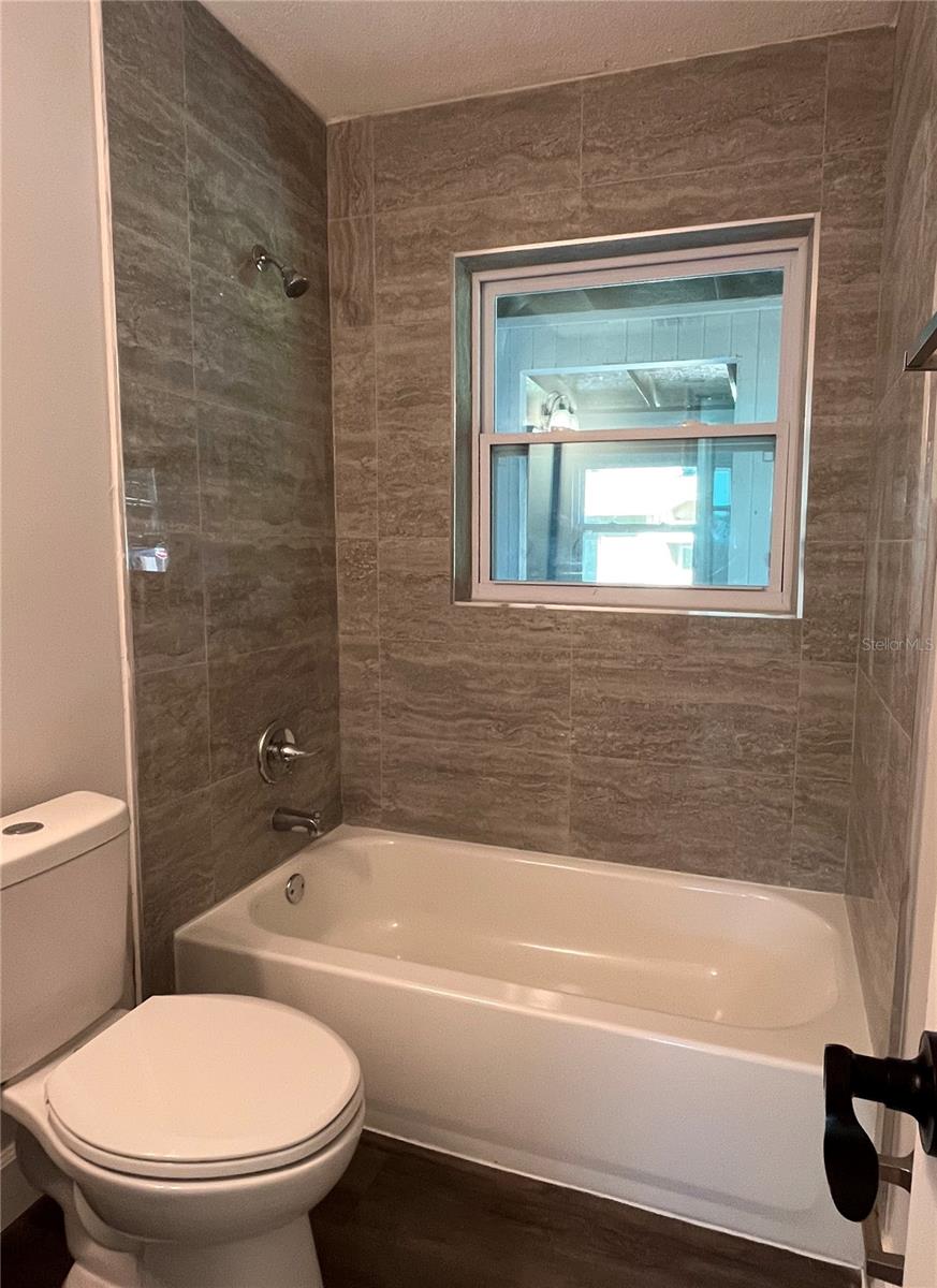 Image 12 of 19 For 1208 Helen Street