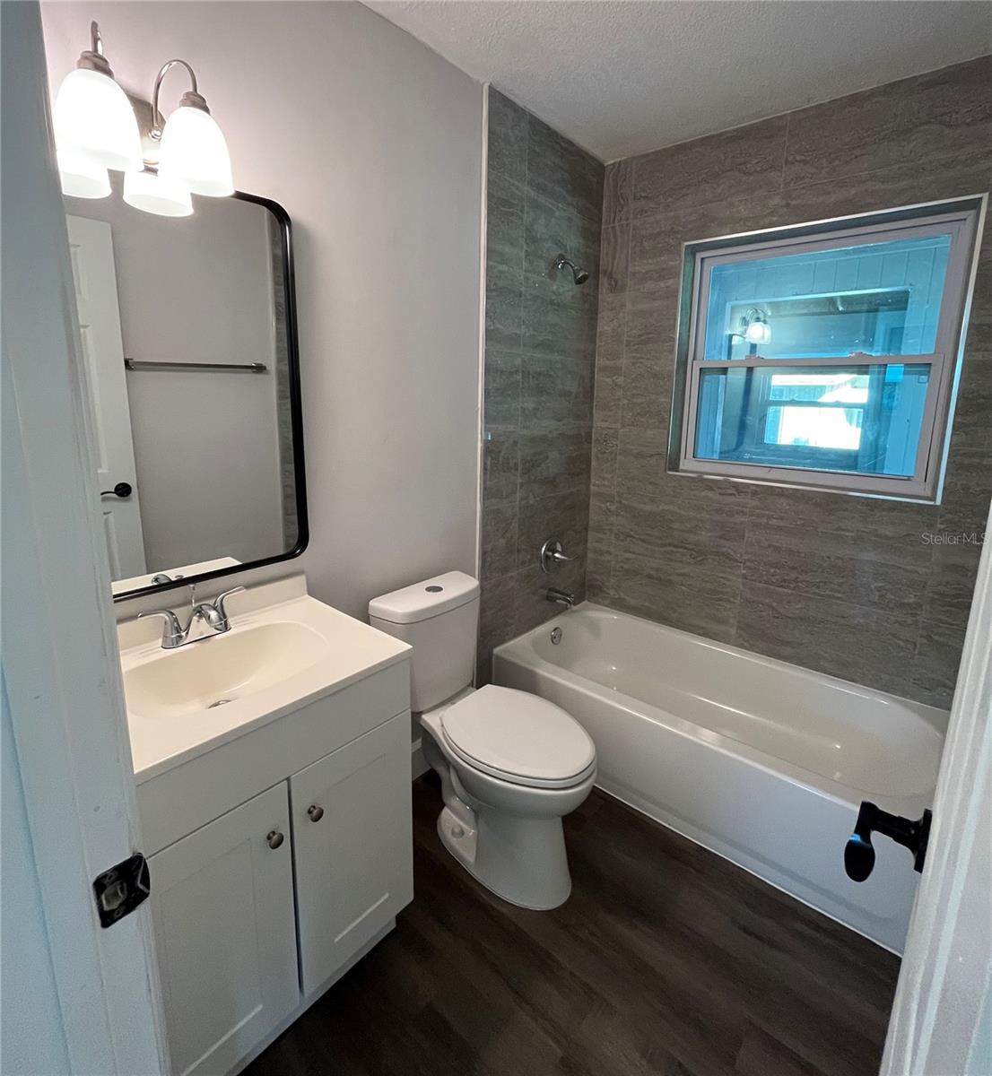 Image 13 of 19 For 1208 Helen Street