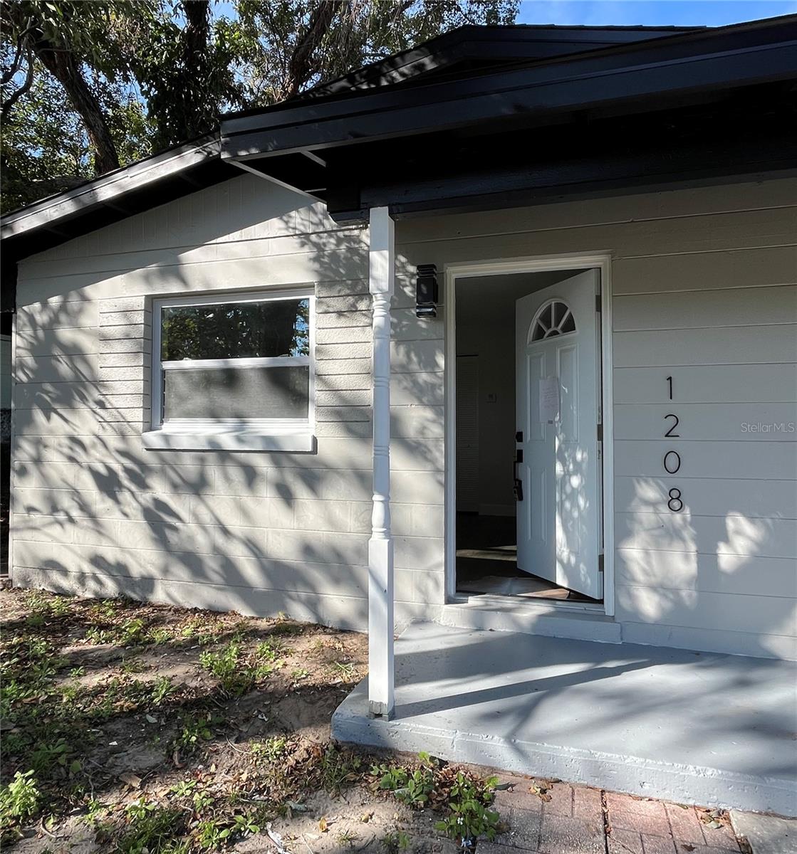 Image 5 of 19 For 1208 Helen Street