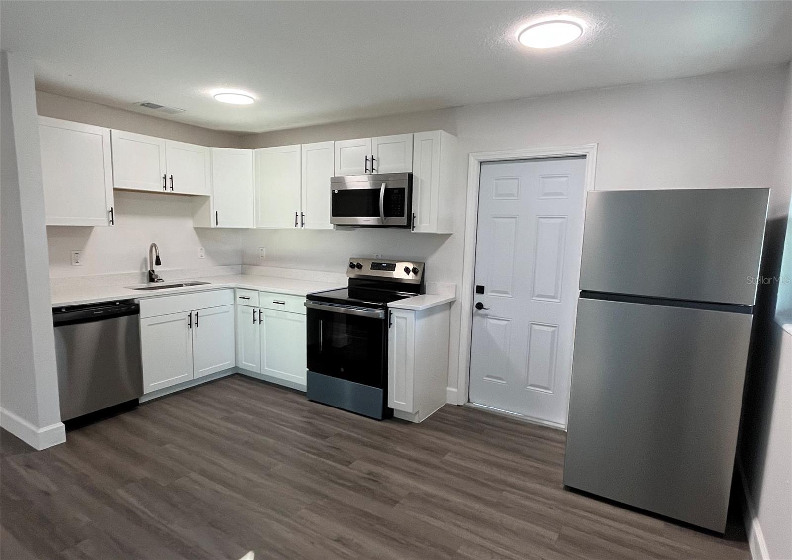 Image 7 of 19 For 1208 Helen Street