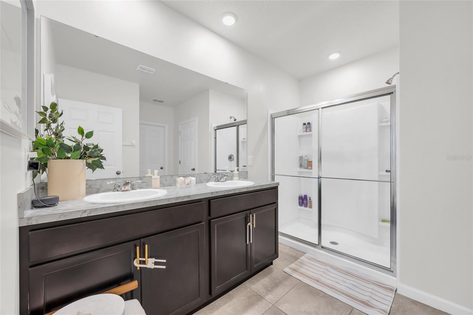 Image 26 of 49 For 509 Forest Trace Circle