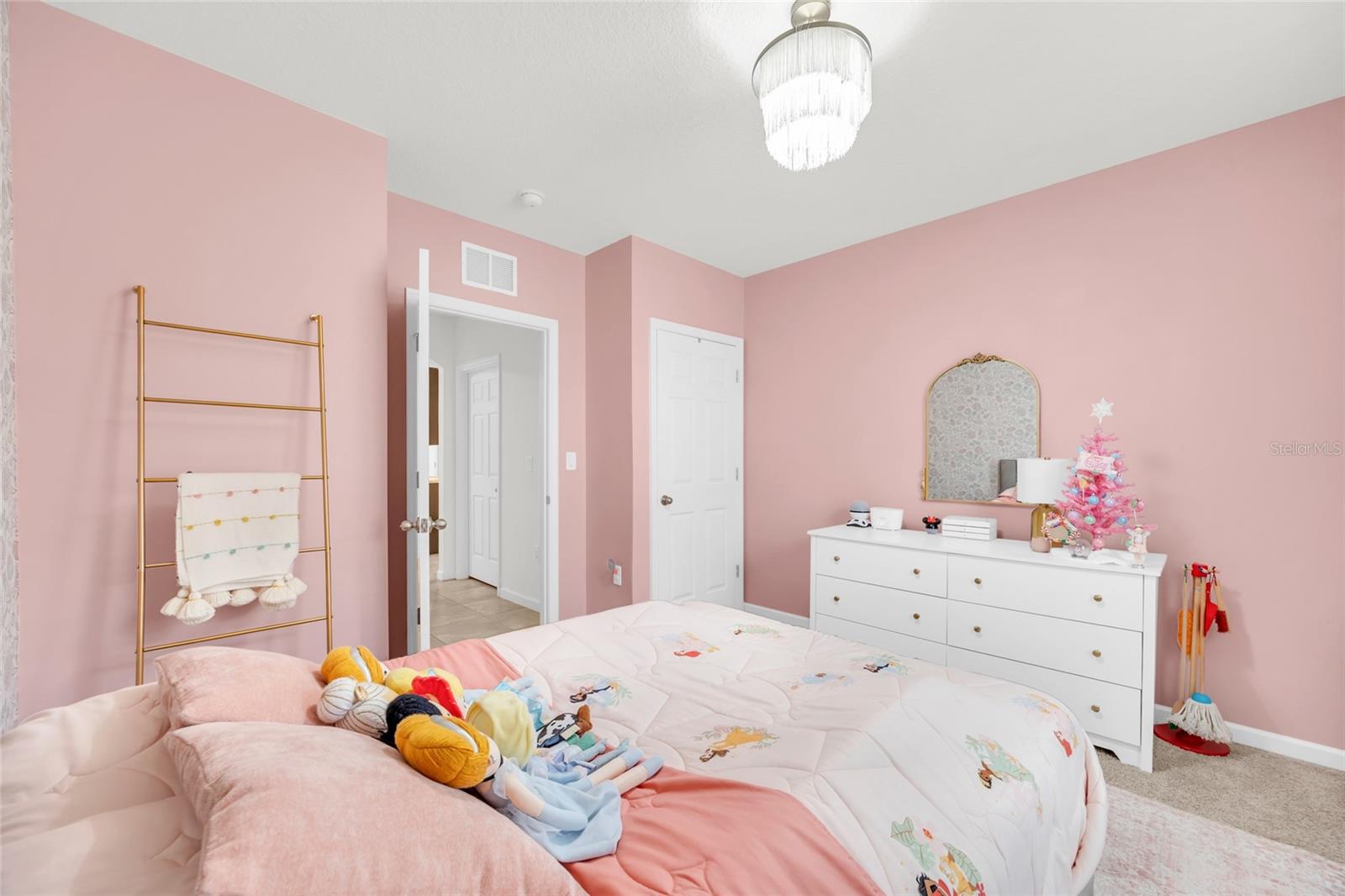 Image 31 of 49 For 509 Forest Trace Circle