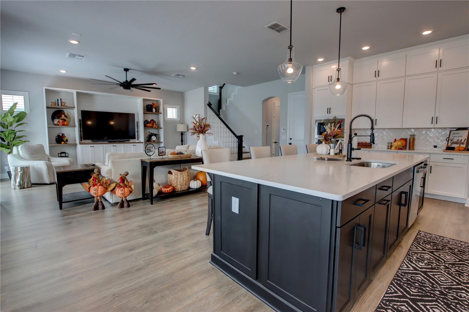 Image 11 of 37 For 640 Rosewood Way