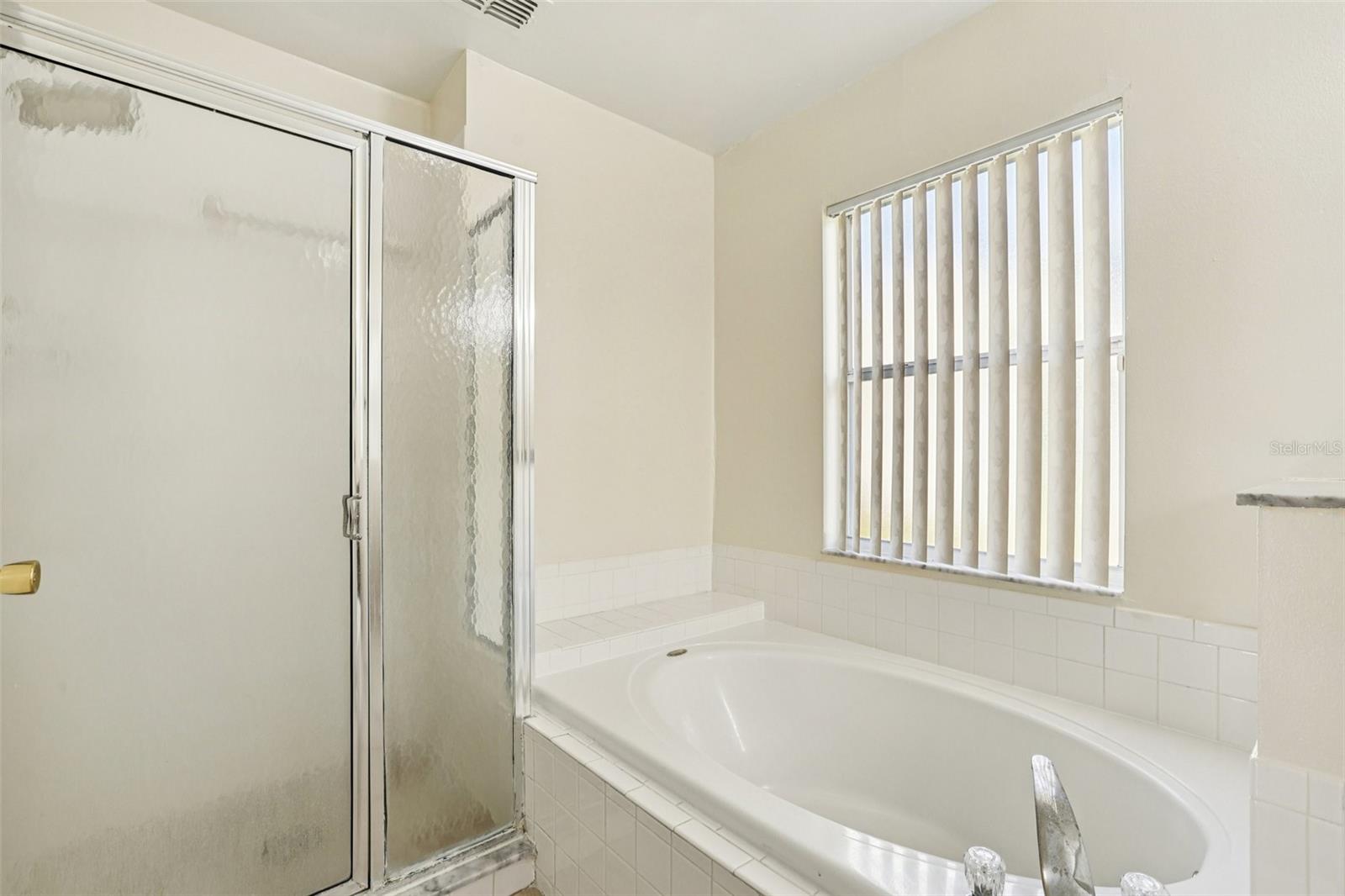 Image 15 of 26 For 615 Oakpoint Circle