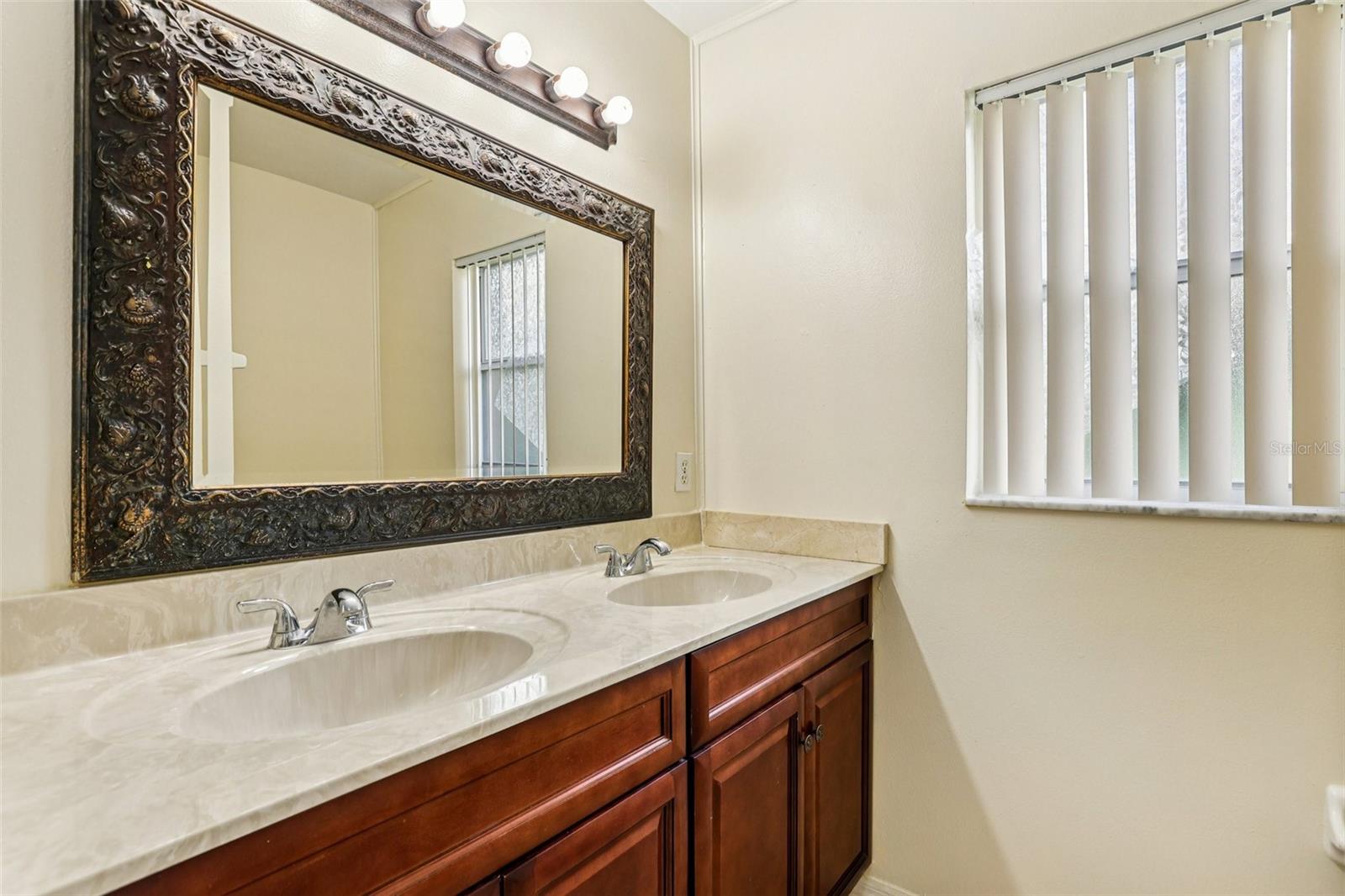 Image 16 of 26 For 615 Oakpoint Circle