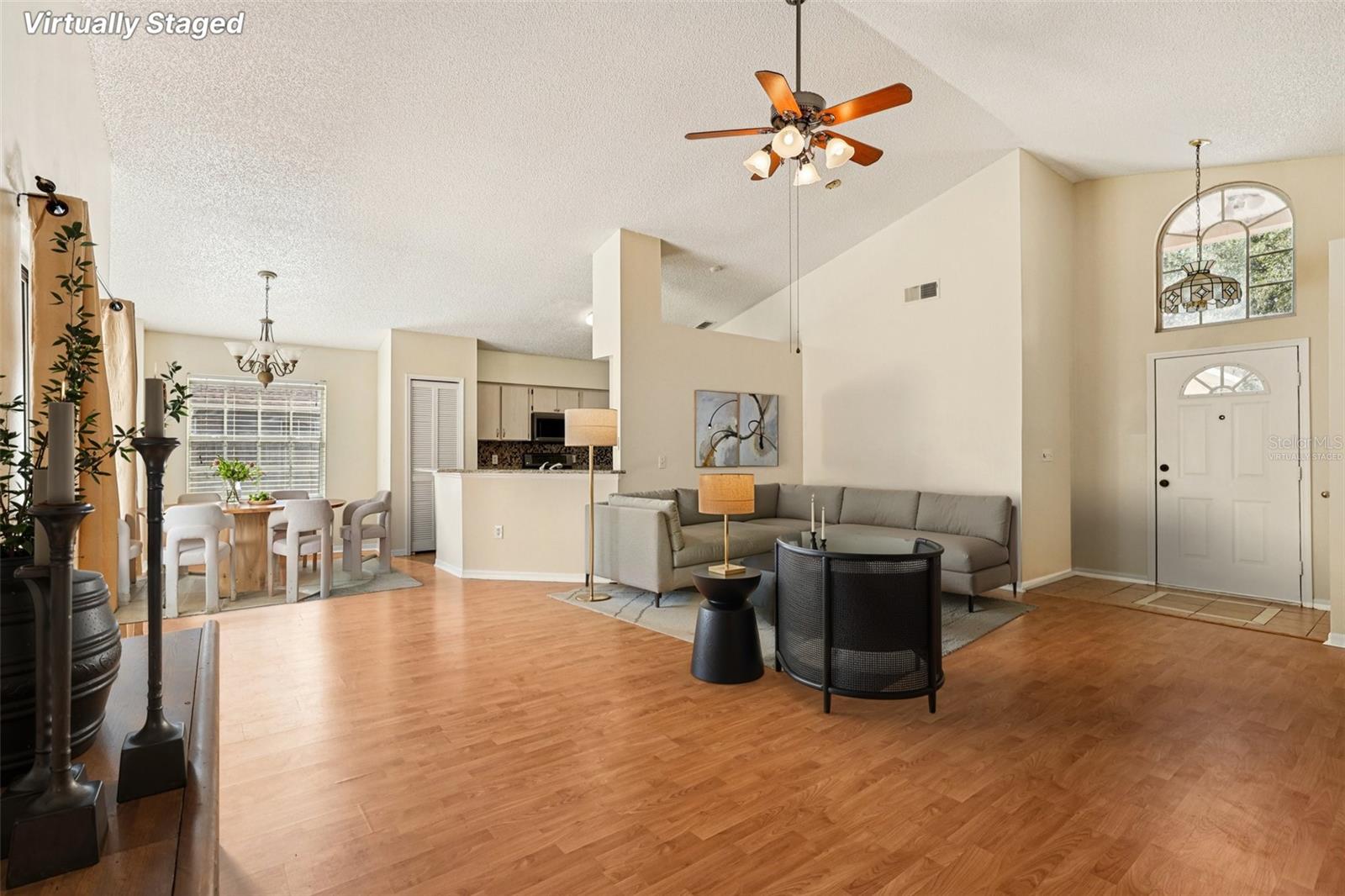 Image 4 of 26 For 615 Oakpoint Circle