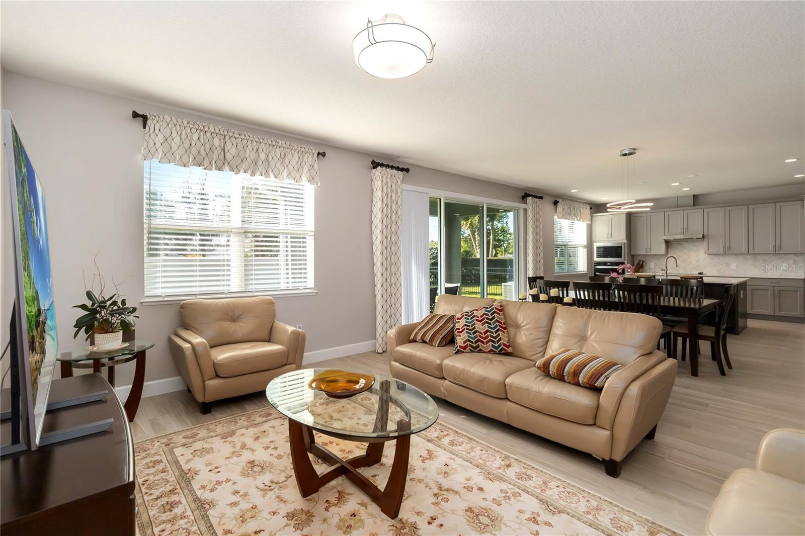 Image 18 of 48 For 3663 Arbordale Loop