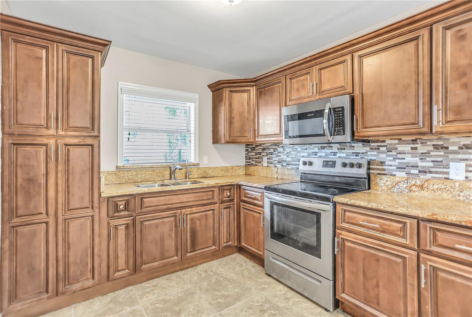 Image 10 of 26 For 2906 Pershing Avenue