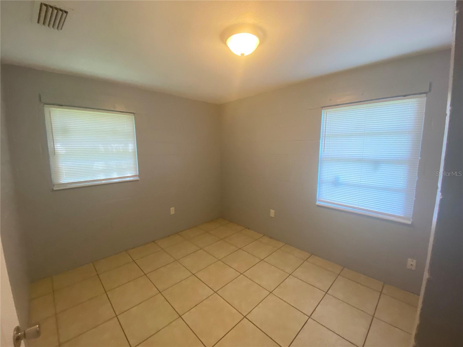 Image 12 of 13 For 1119 Mcnamee Street B