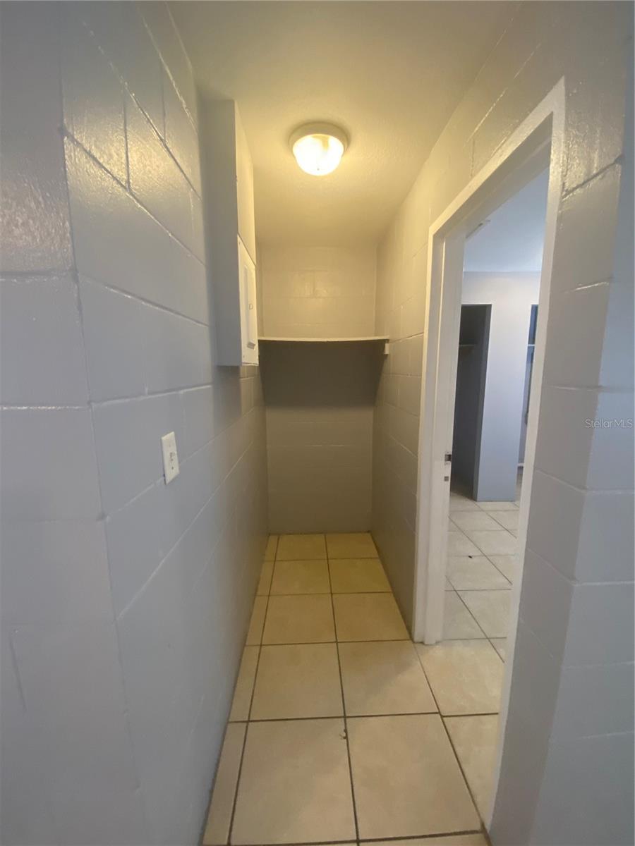 Image 5 of 13 For 1119 Mcnamee Street B