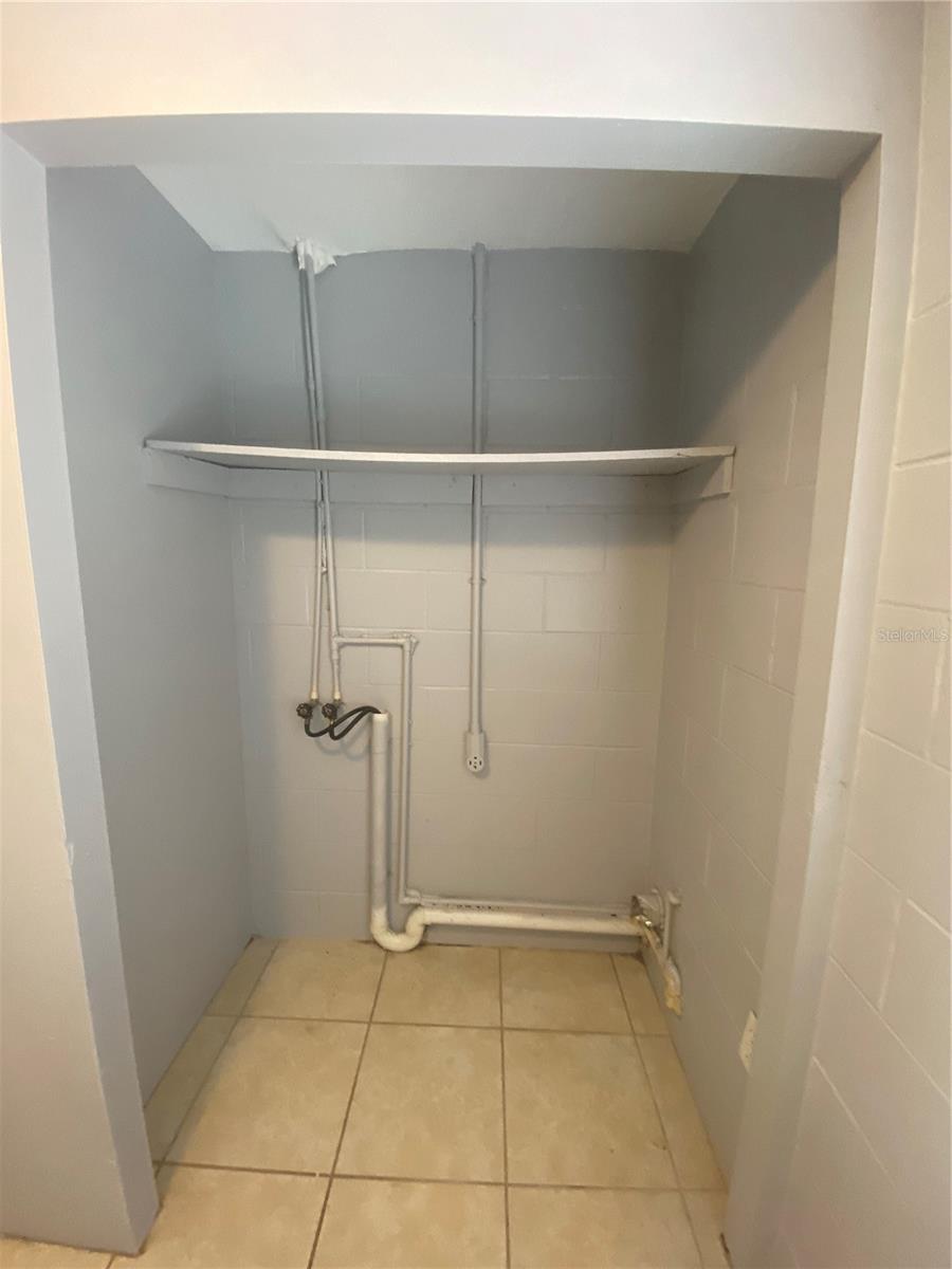 Image 7 of 13 For 1119 Mcnamee Street B