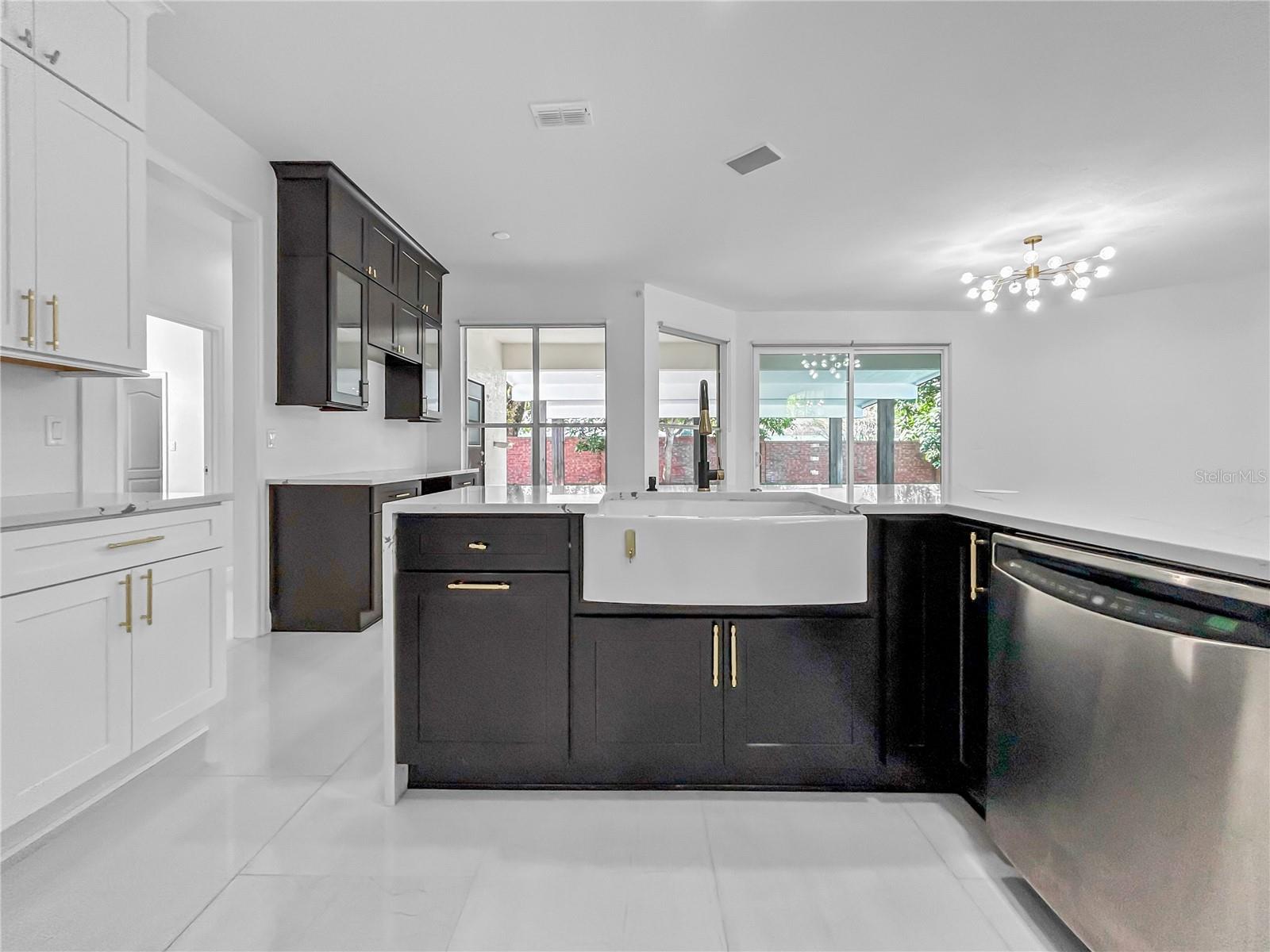 Image 11 of 31 For 10122 Newington Drive