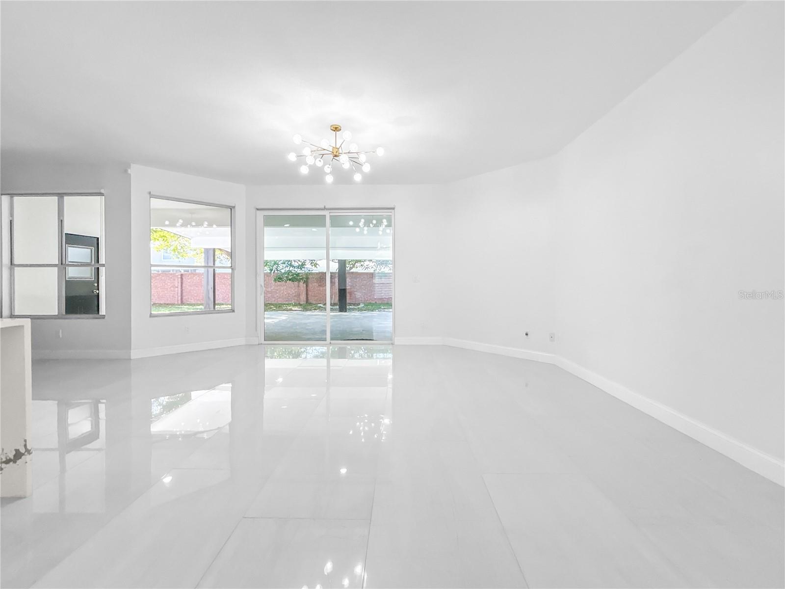 Image 14 of 31 For 10122 Newington Drive