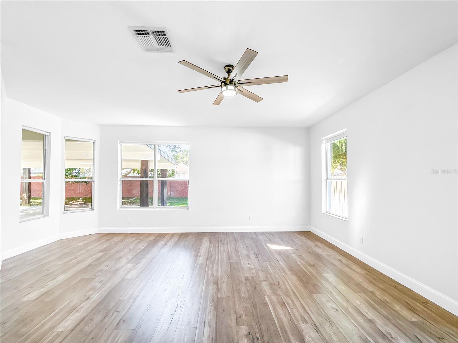 Image 16 of 31 For 10122 Newington Drive