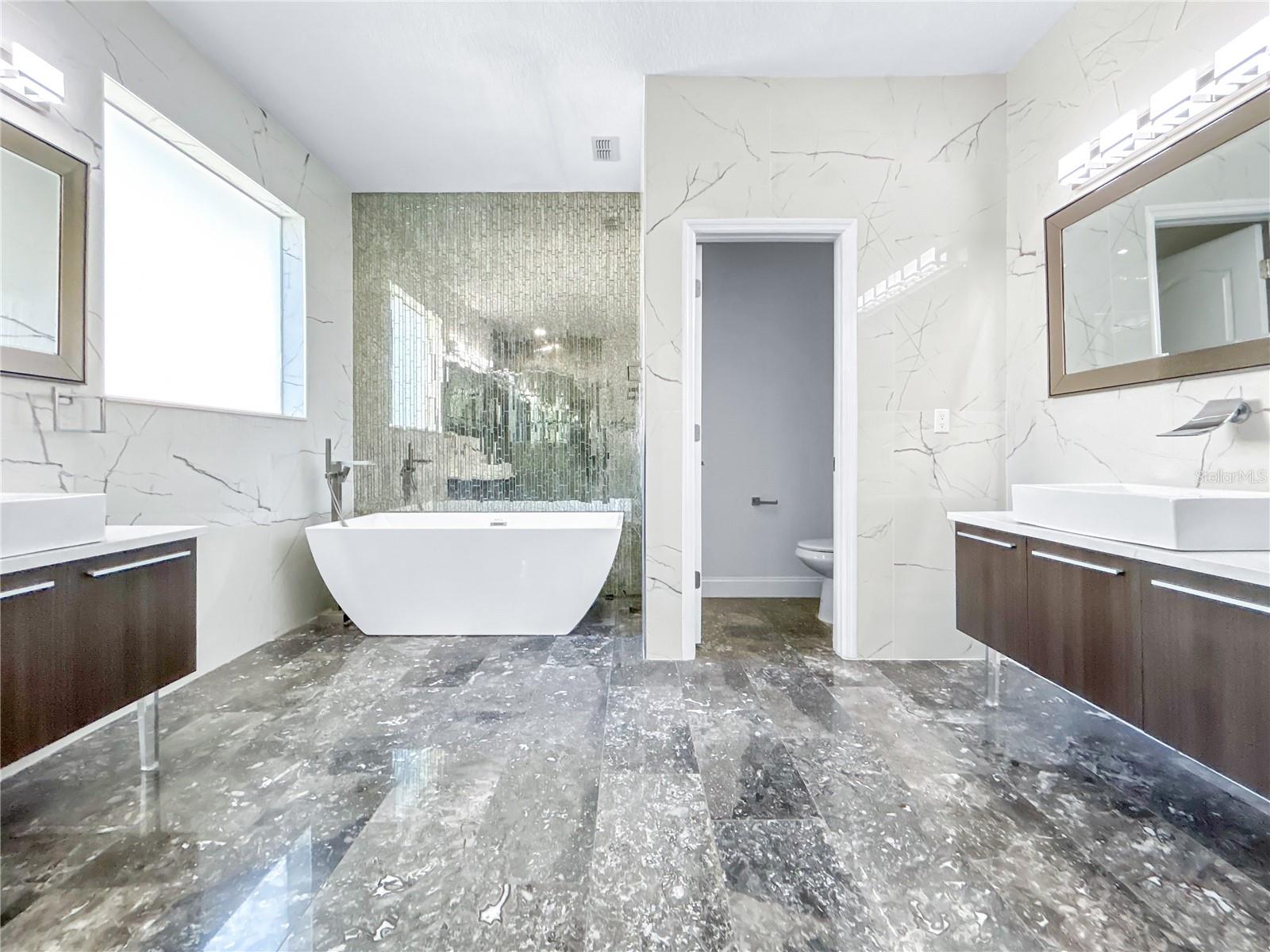 Image 18 of 31 For 10122 Newington Drive