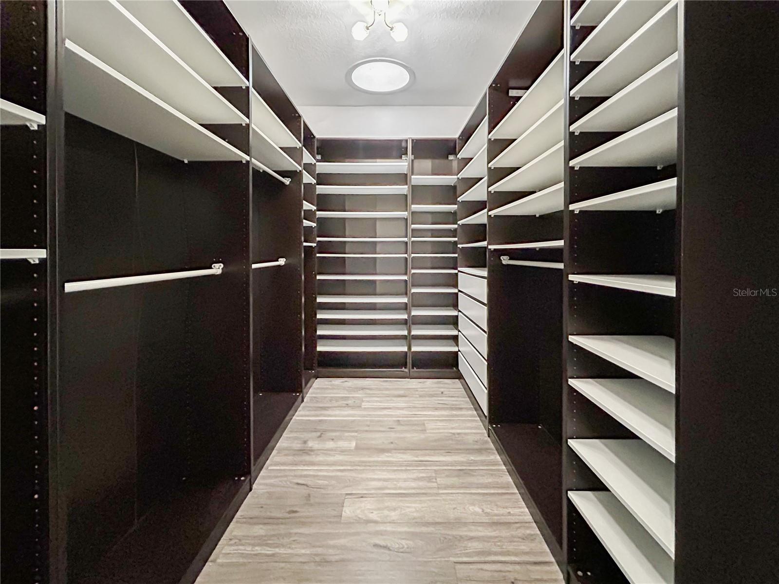 Image 19 of 31 For 10122 Newington Drive