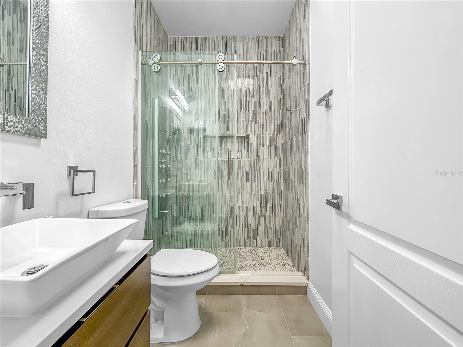 Image 21 of 31 For 10122 Newington Drive