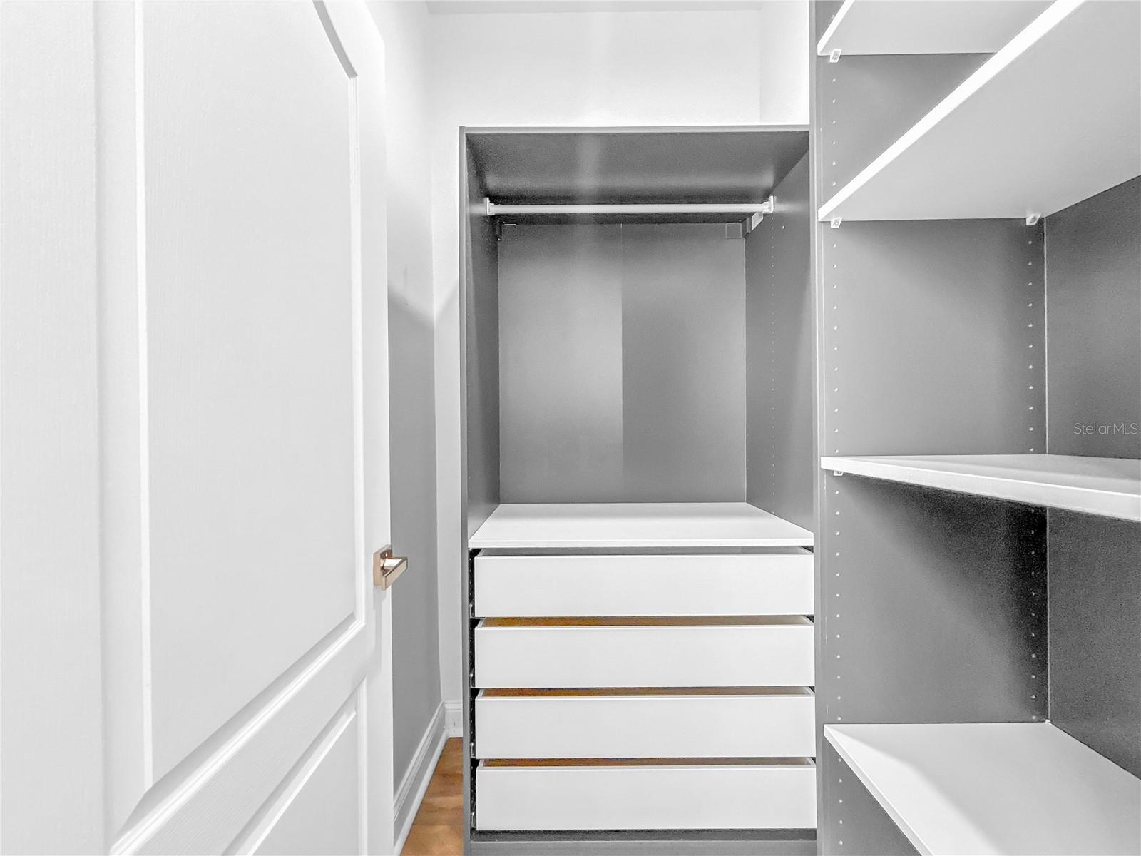 Image 23 of 31 For 10122 Newington Drive