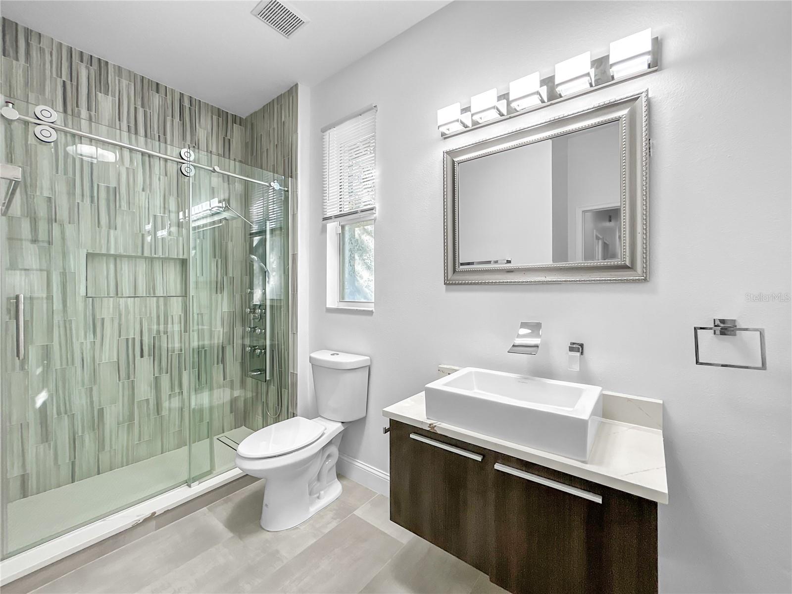 Image 24 of 31 For 10122 Newington Drive