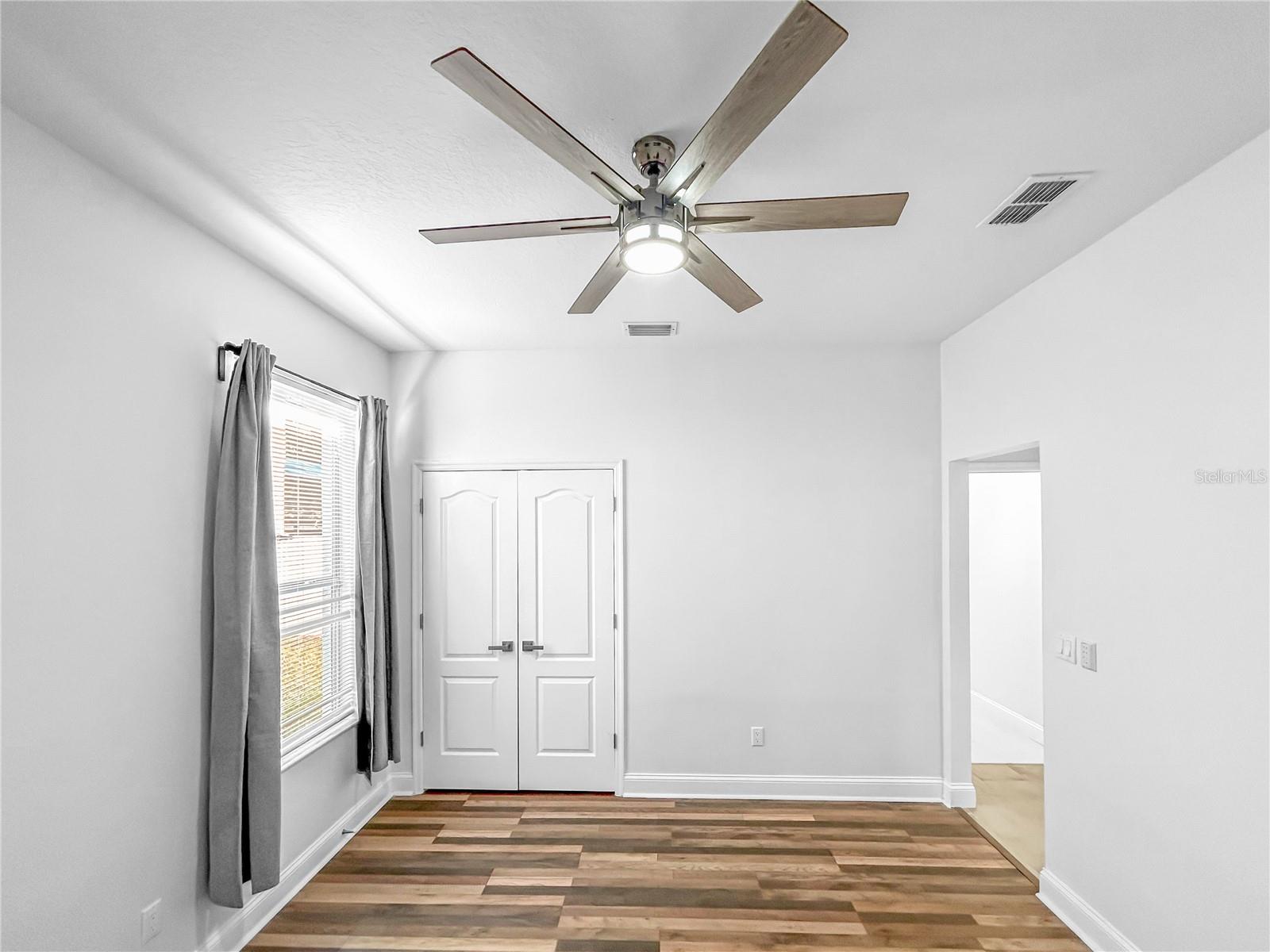 Image 26 of 31 For 10122 Newington Drive