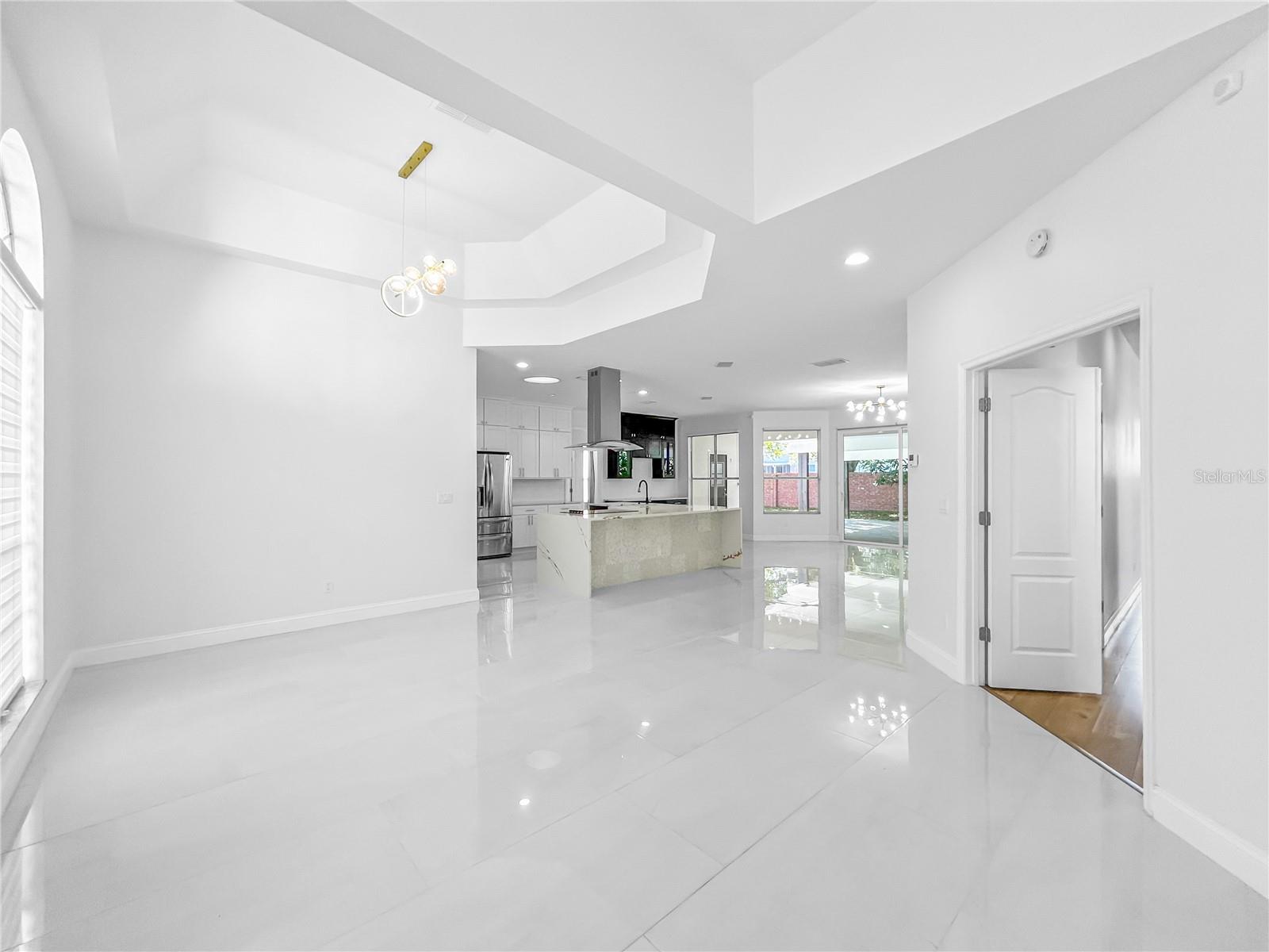 Image 9 of 31 For 10122 Newington Drive