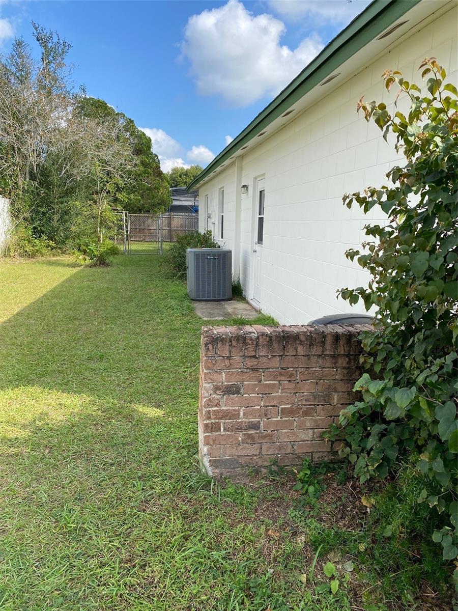 Image 3 of 31 For 5047 Ferncrest Drive