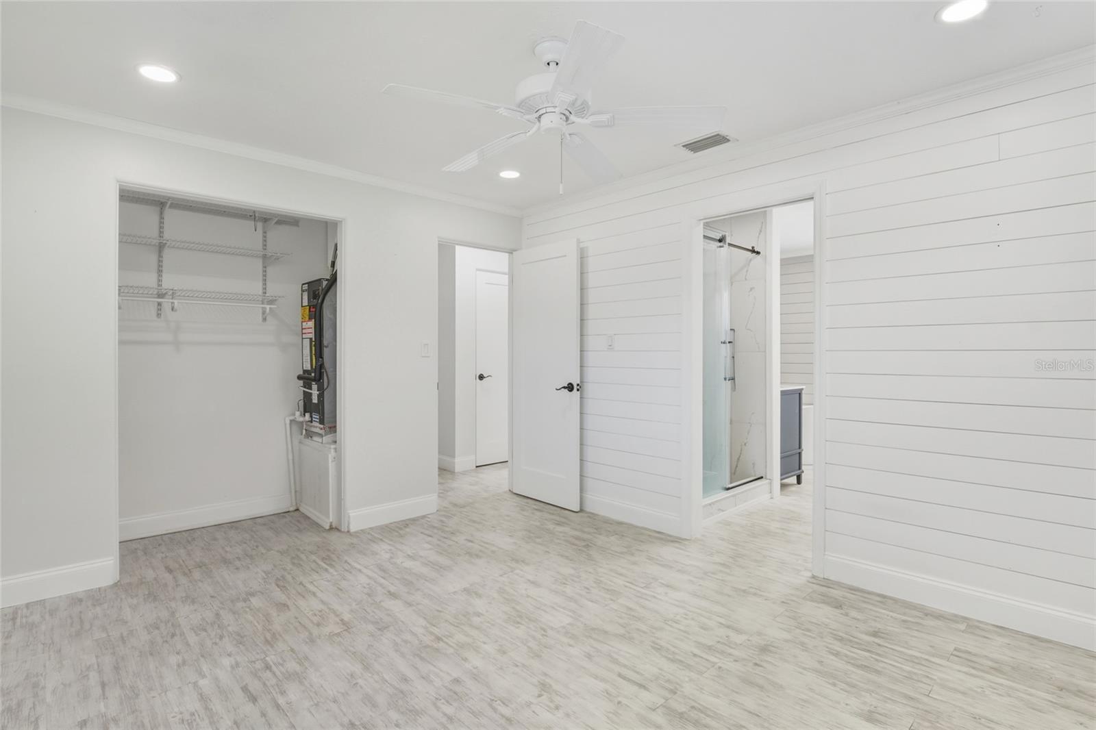 Image 17 of 39 For 702 Eleanore Avenue