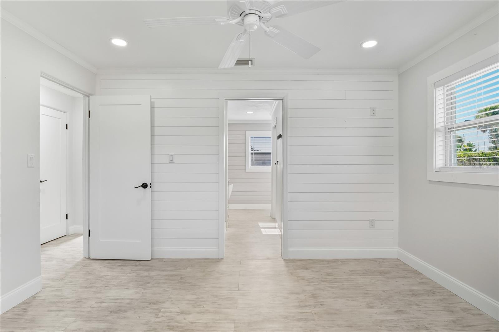 Image 18 of 39 For 702 Eleanore Avenue