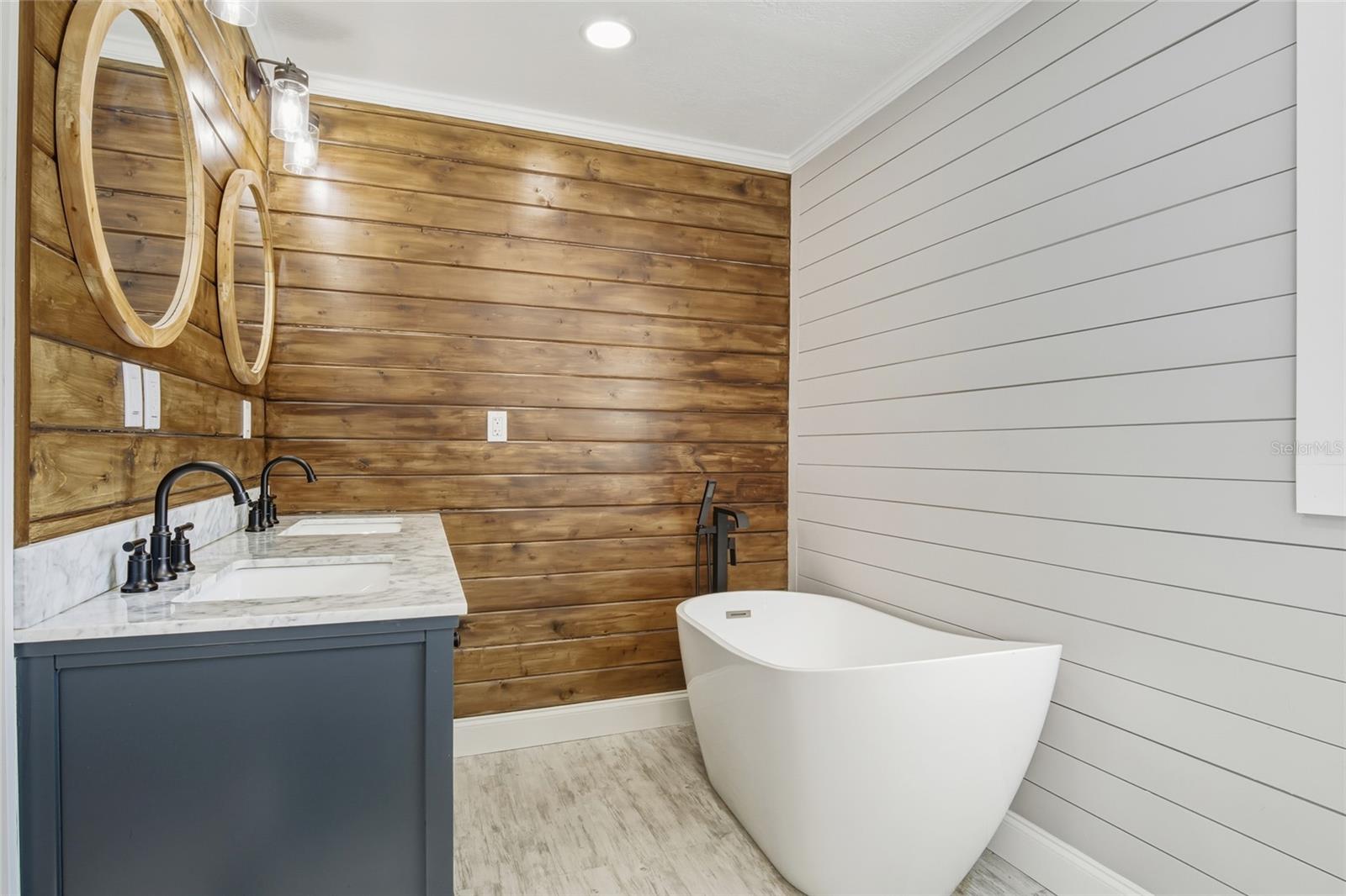 Image 20 of 39 For 702 Eleanore Avenue