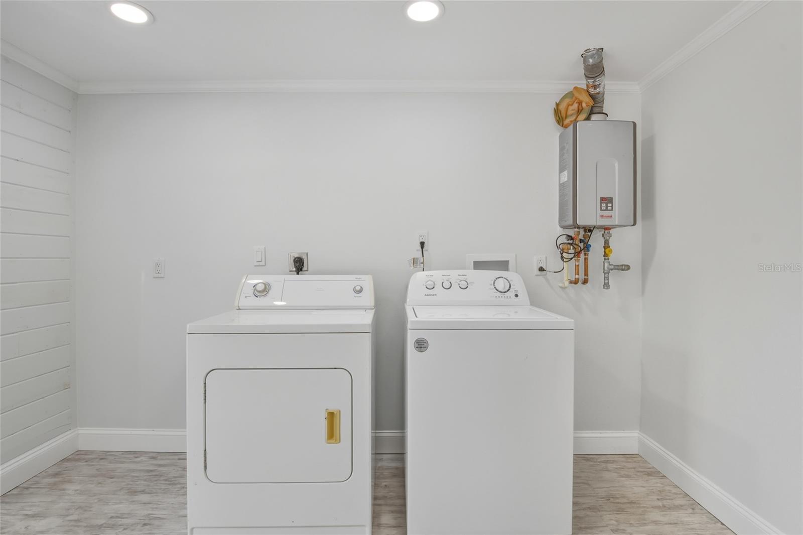 Image 26 of 39 For 702 Eleanore Avenue