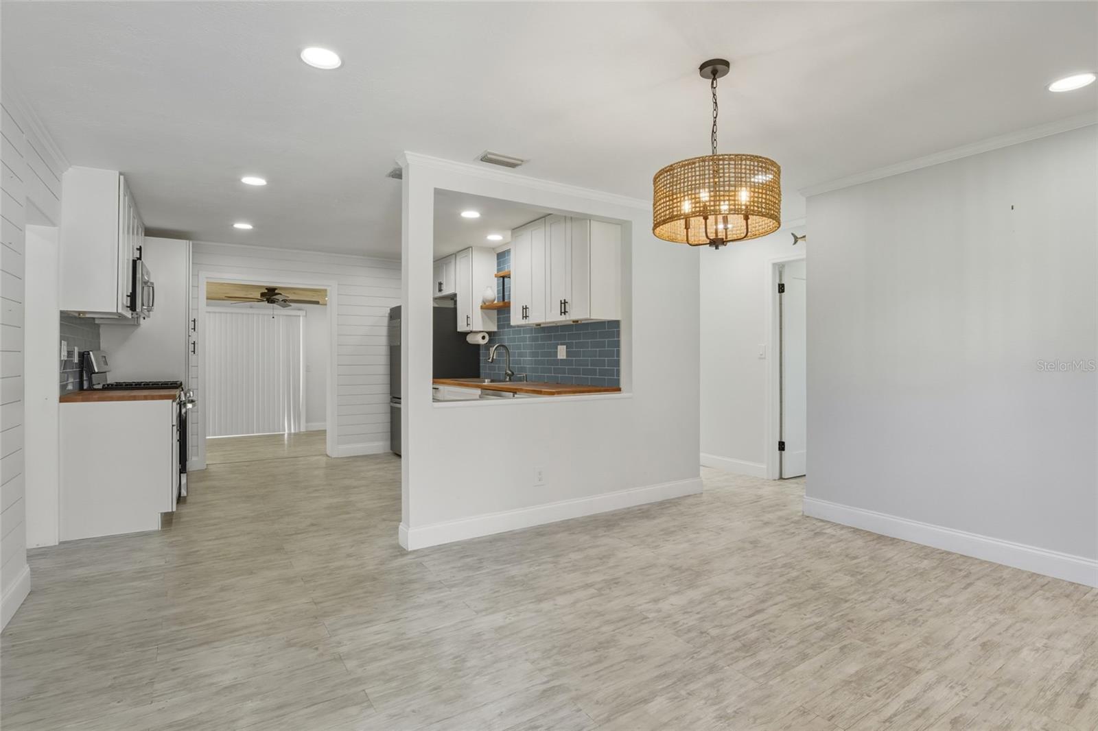 Image 4 of 39 For 702 Eleanore Avenue