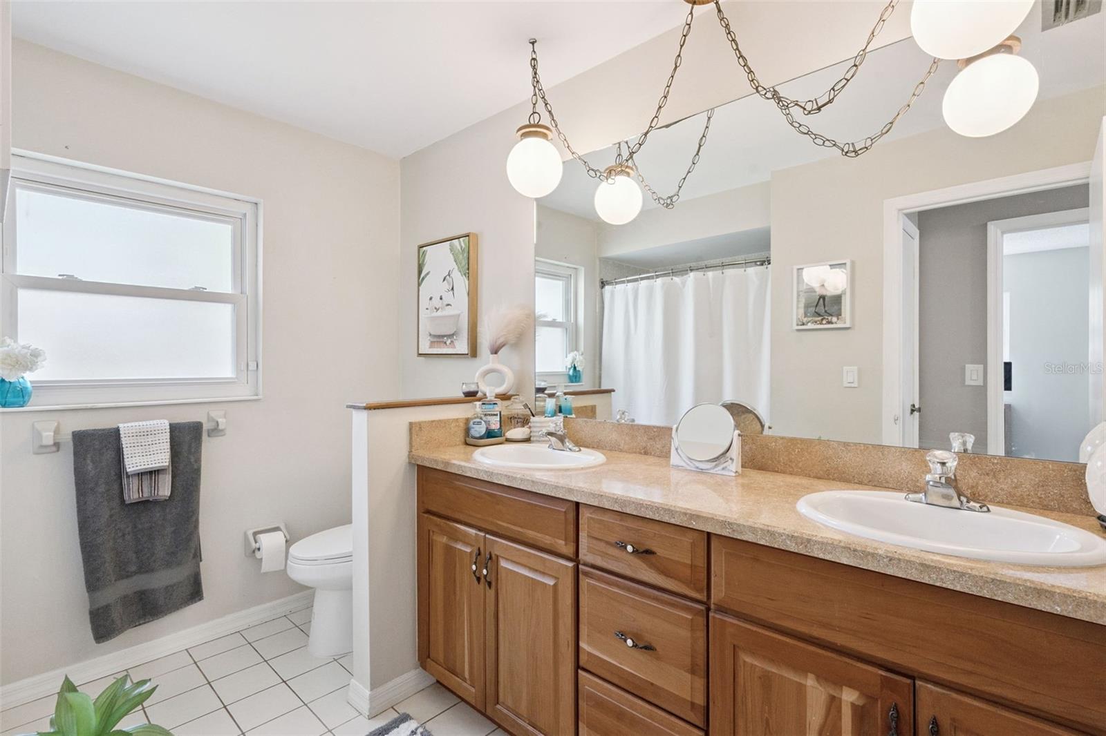 Image 32 of 58 For 625 Heather Brite Circle