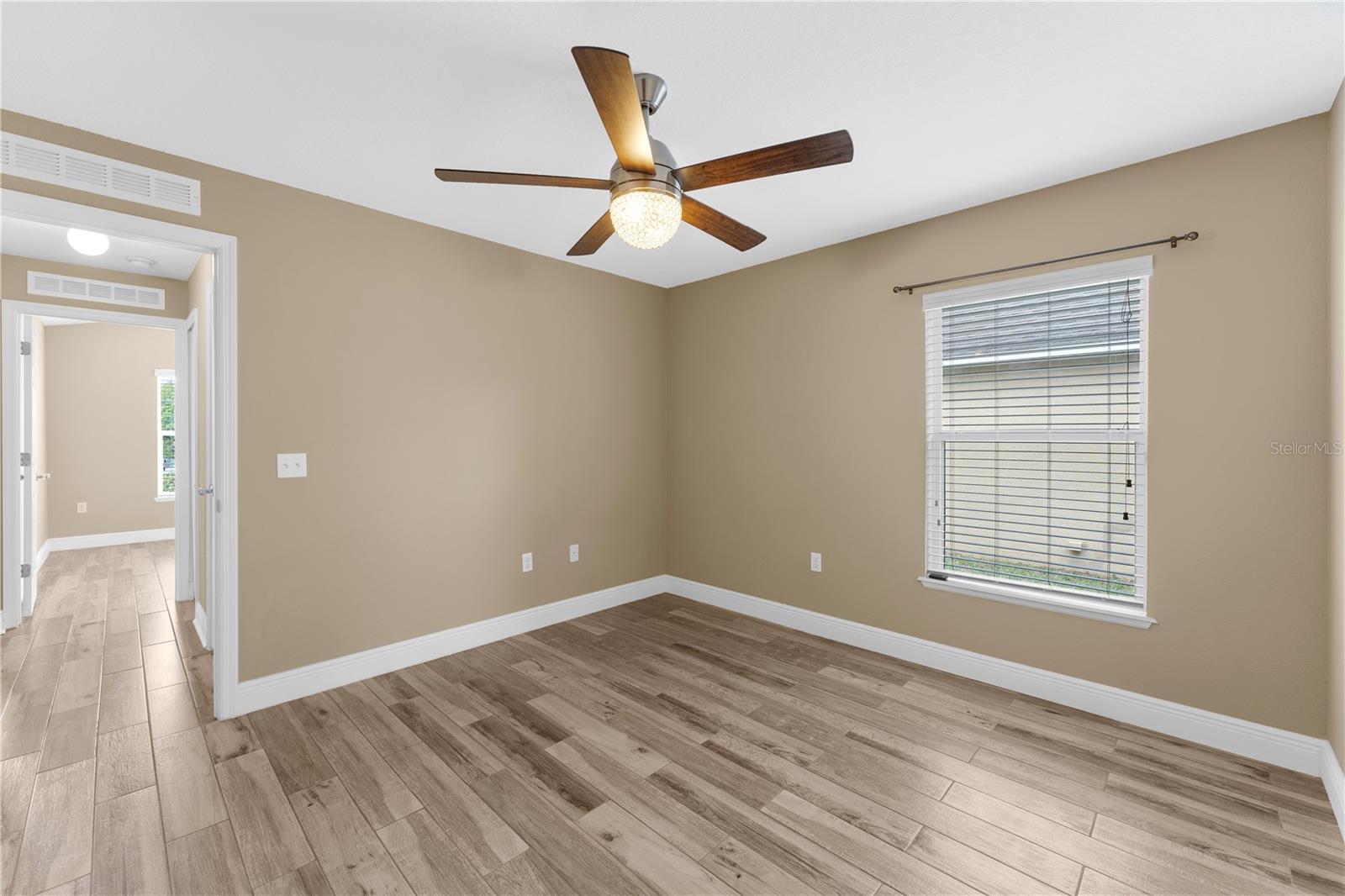 Image 15 of 23 For 505 Stonewall Avenue