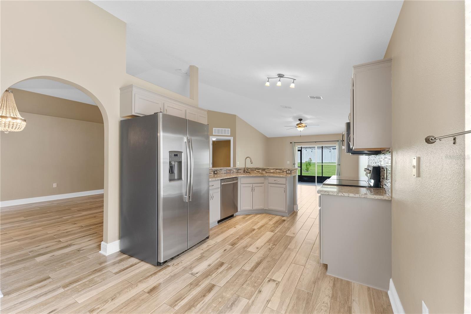 Image 4 of 23 For 505 Stonewall Avenue